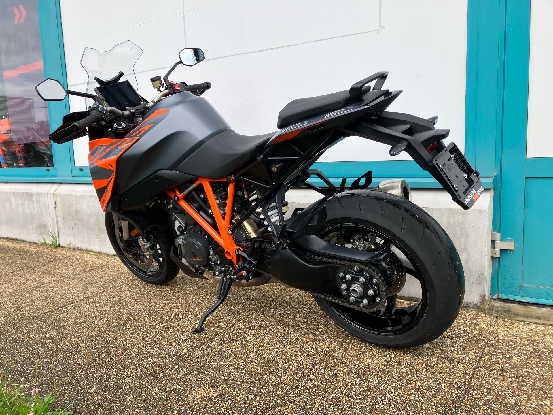 KTM 1290 Super Duke GT-showroom-element-3