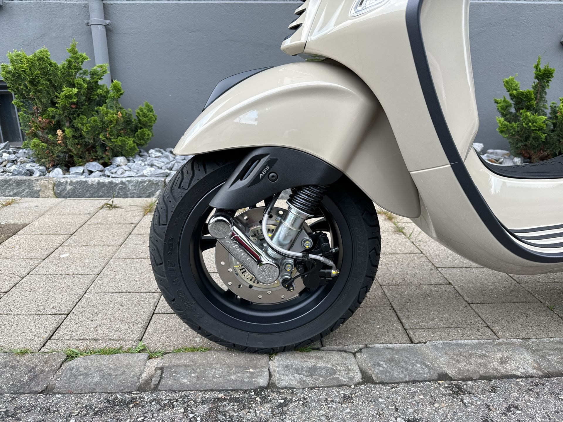 PIAGGIO Vespa Primavera 125 Sport ABS E5+-showroom-element-1