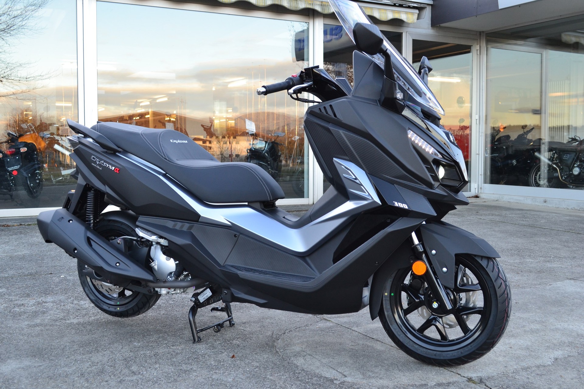 SYM Cruisym 300 i ABS / TCS-showroom-element-1