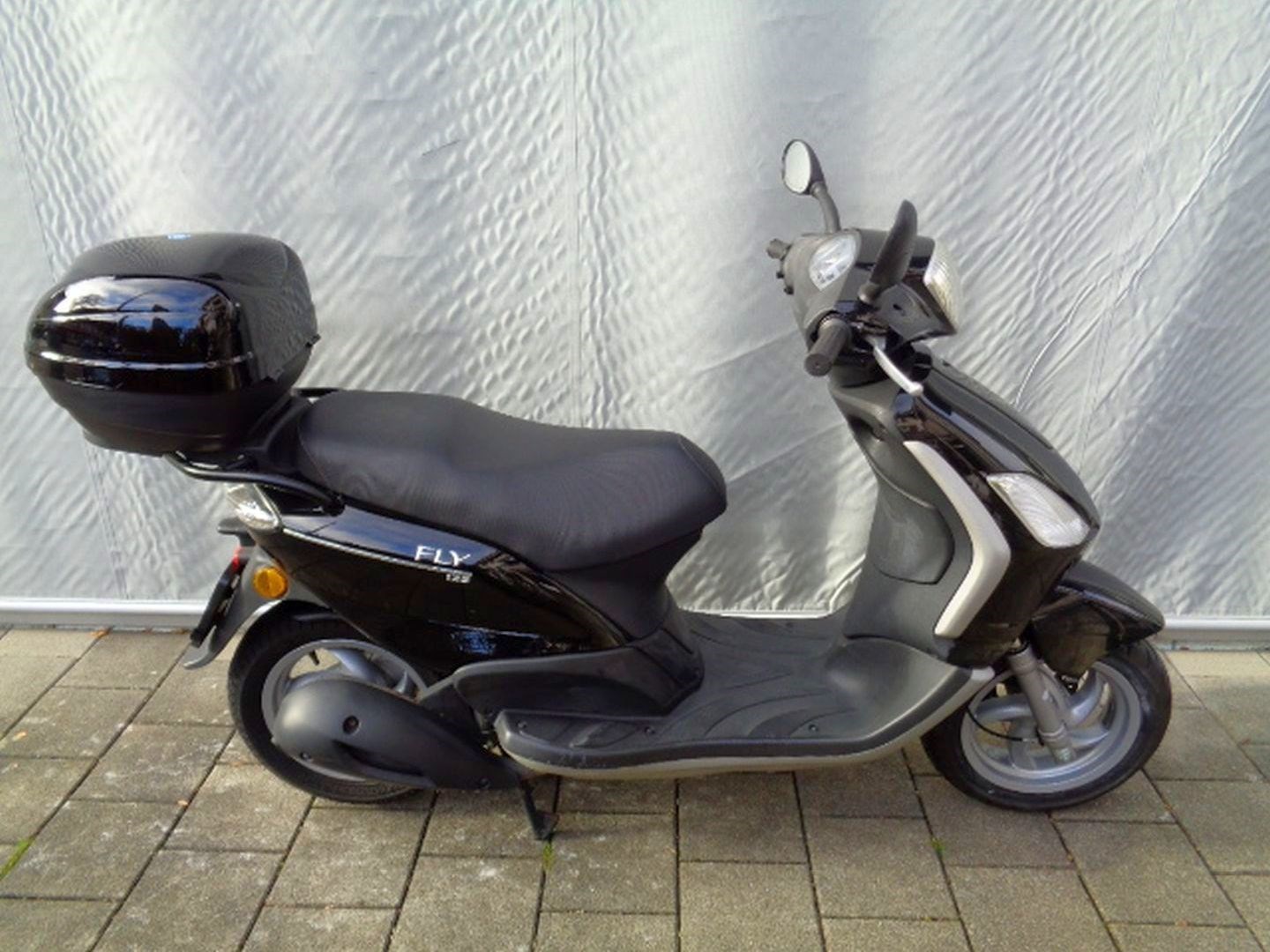 PIAGGIO FLY 125-showroom-element-3