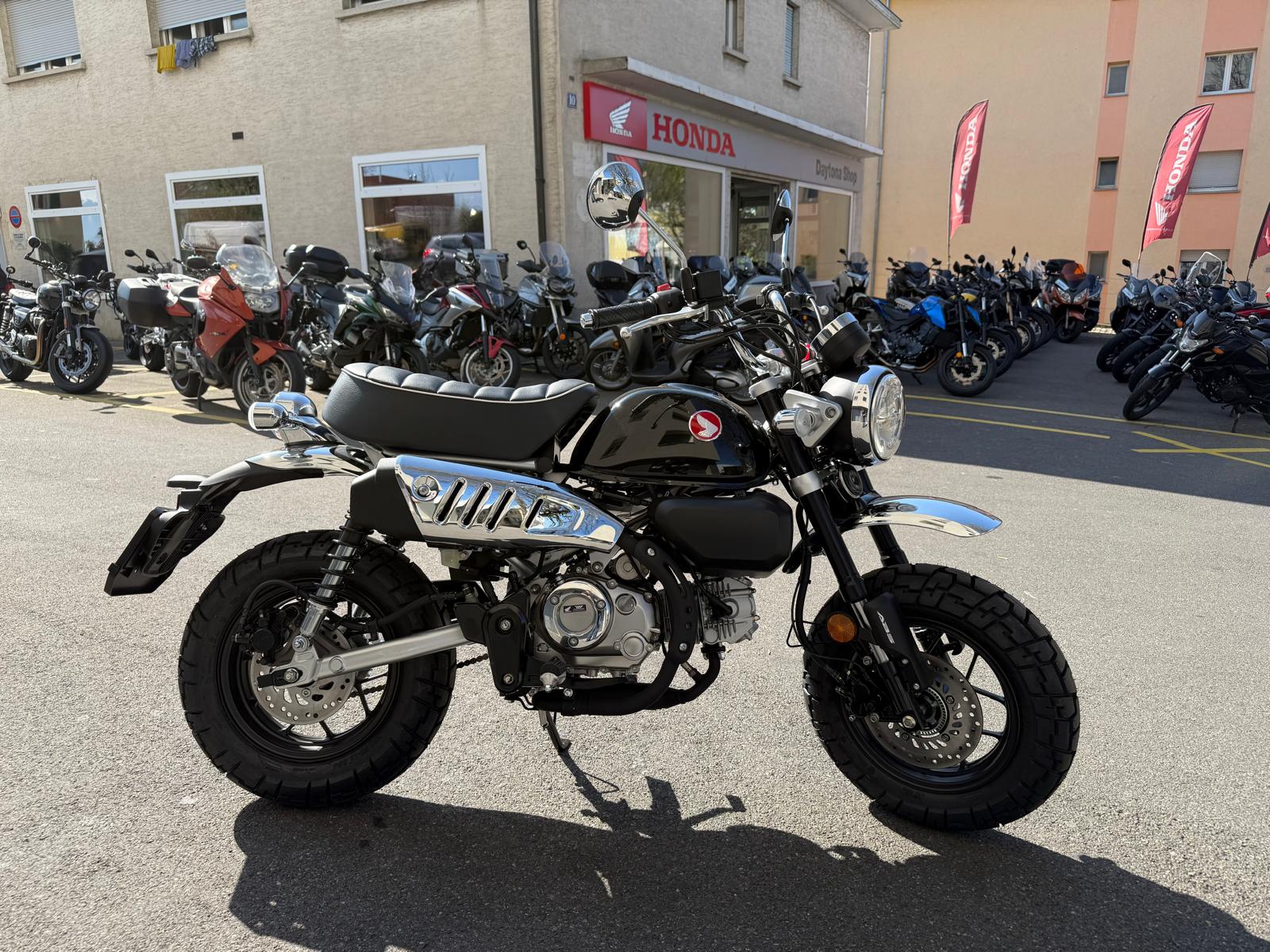HONDA Z 125 Monkey-showroom-element-3