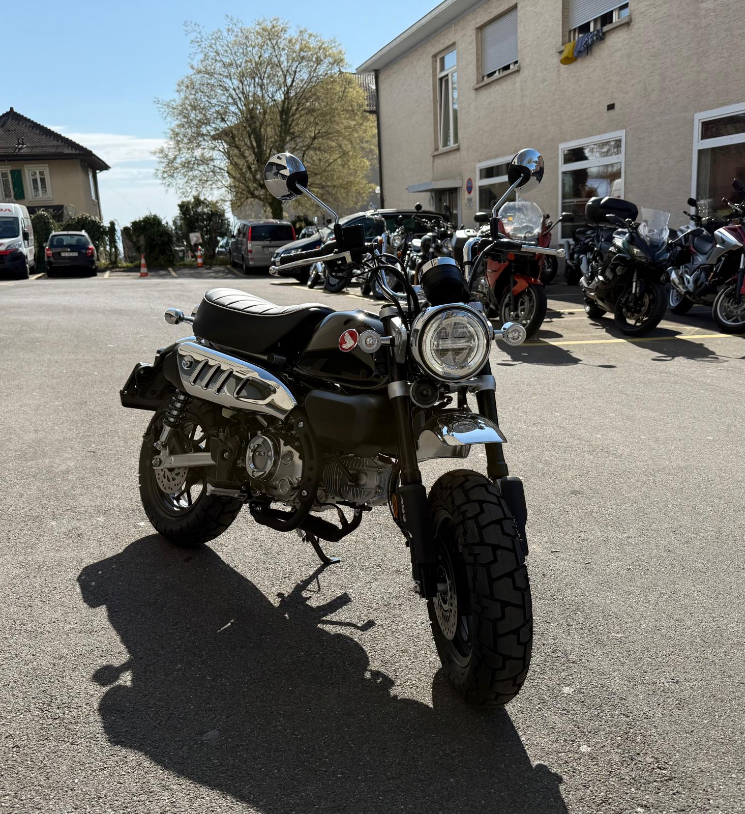 HONDA Z 125 Monkey-showroom-element-1