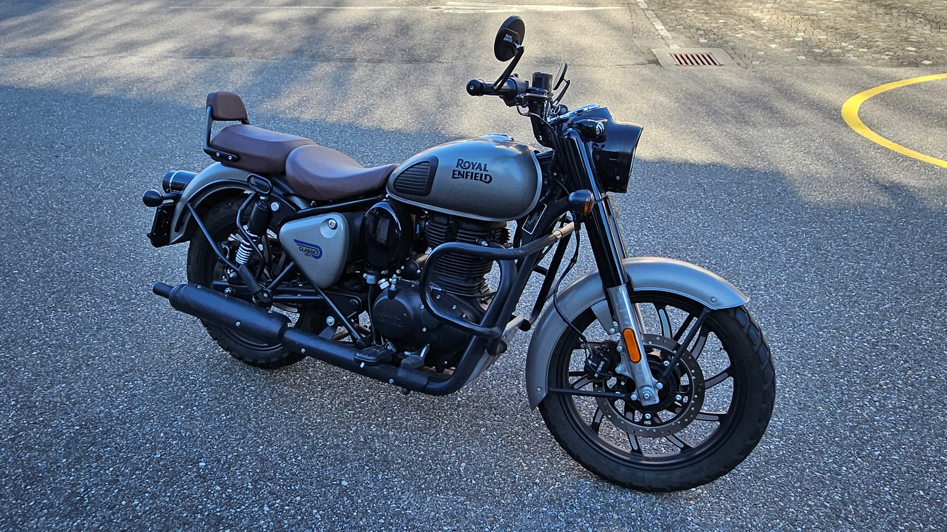 ROYAL ENFIELD Classic 350 Dark