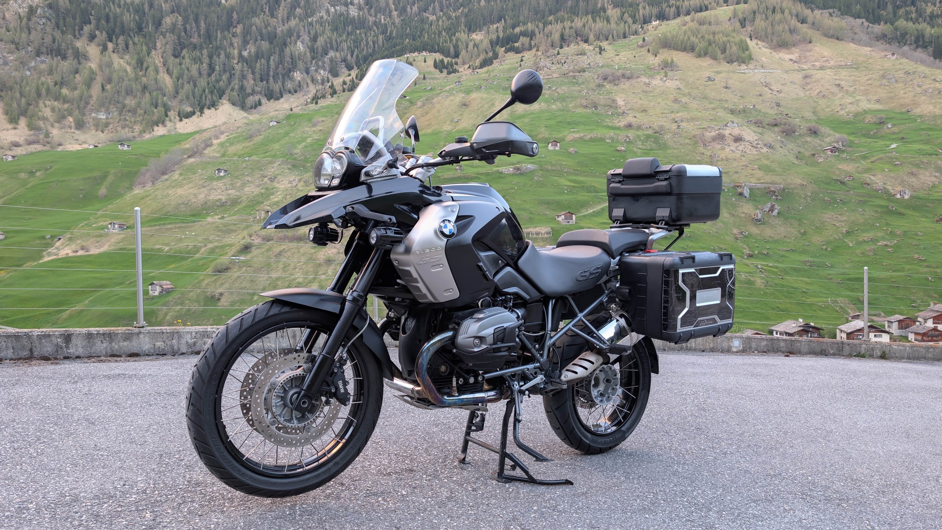 BMW R 1200 GS Triple Black ABS-image-0