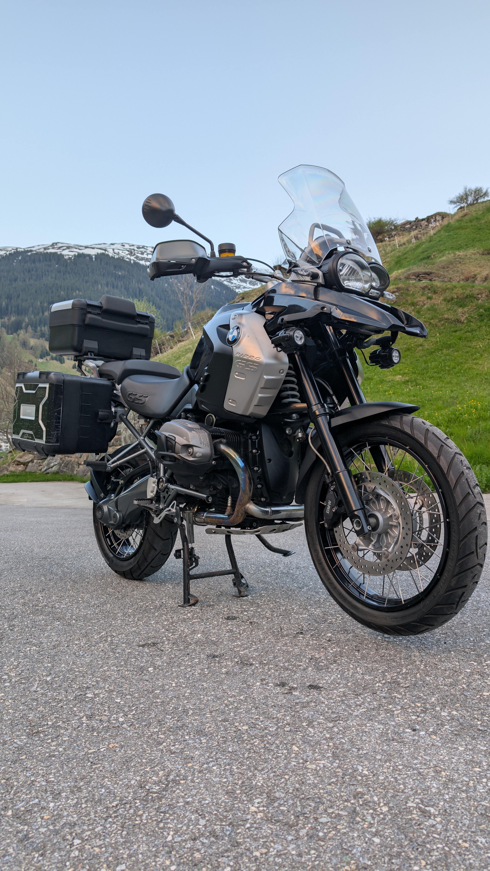 BMW R 1200 GS Triple Black ABS-image-1