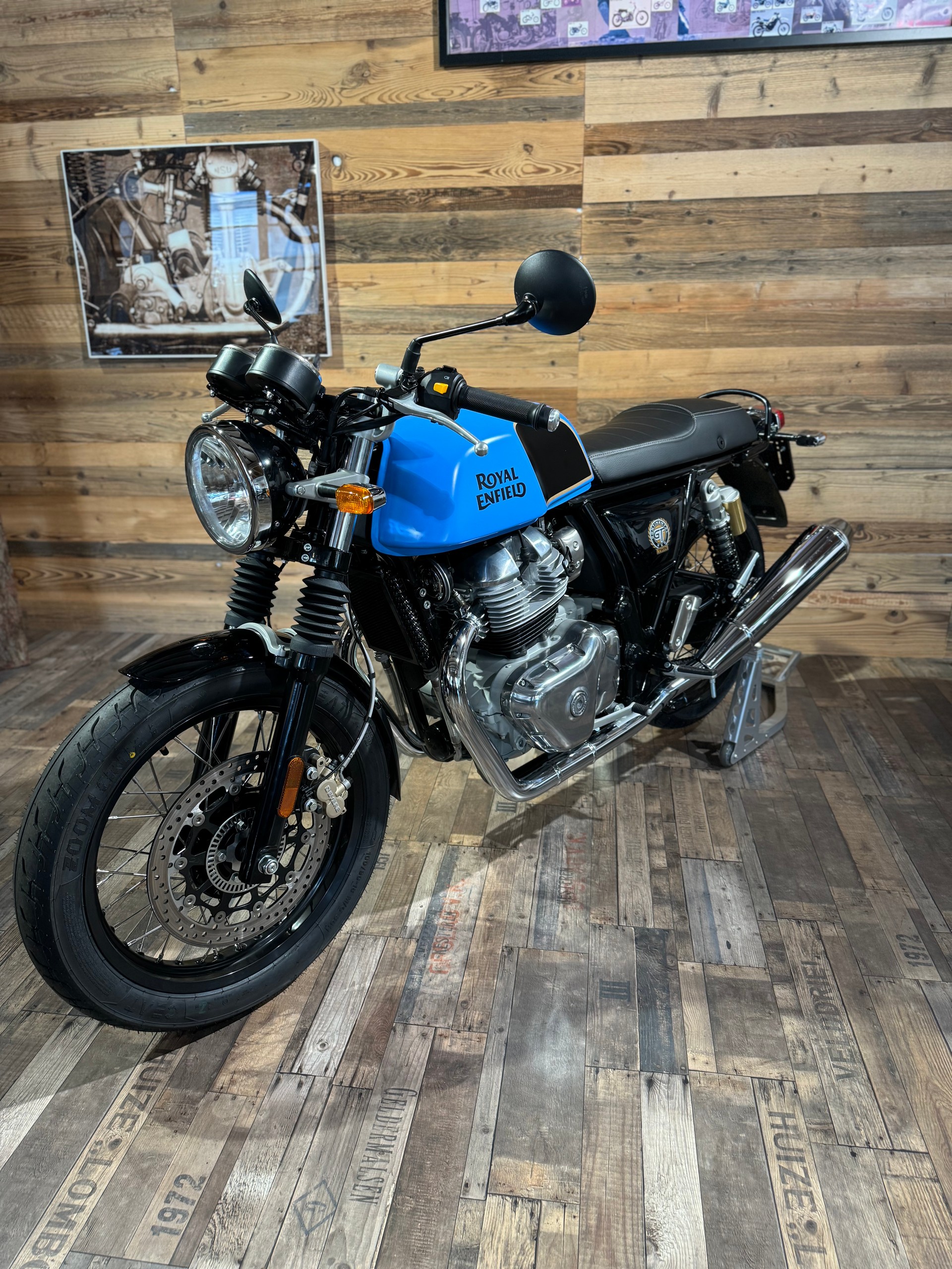 ROYAL ENFIELD Continental GT 650 Custom-showroom-element-3