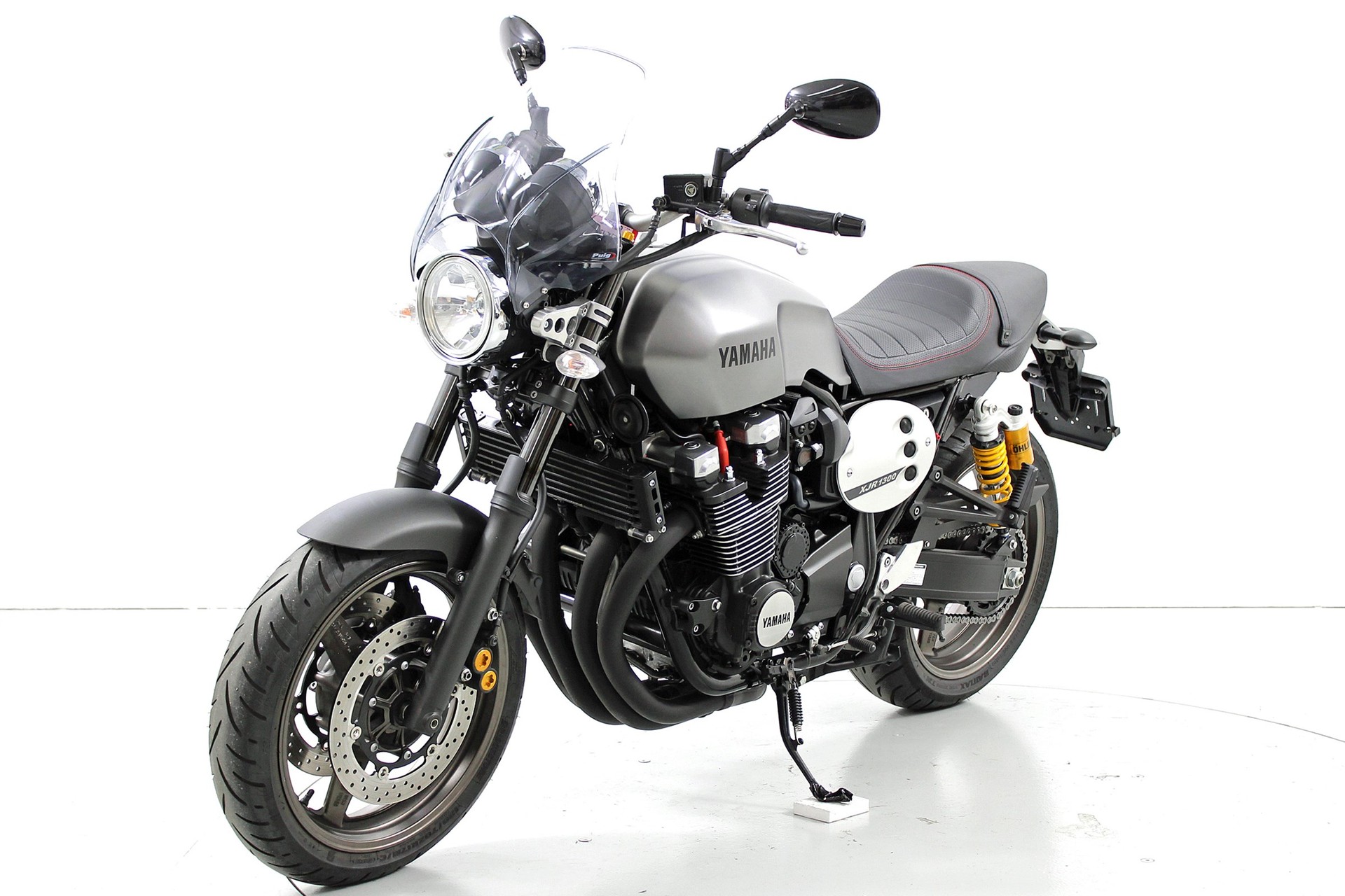 YAMAHA XJR 1300-showroom-element-2