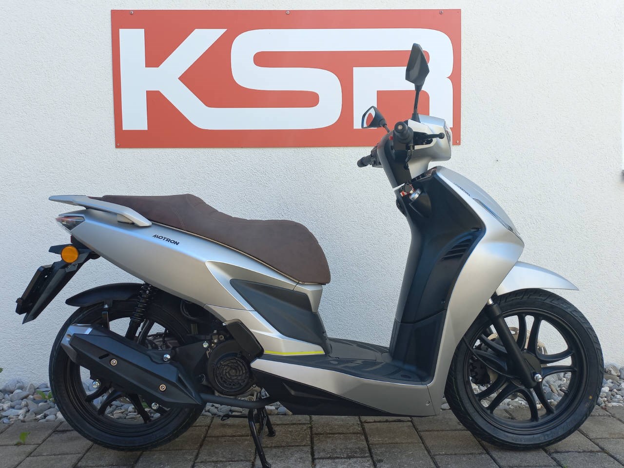 MOTRON VENTURA 125