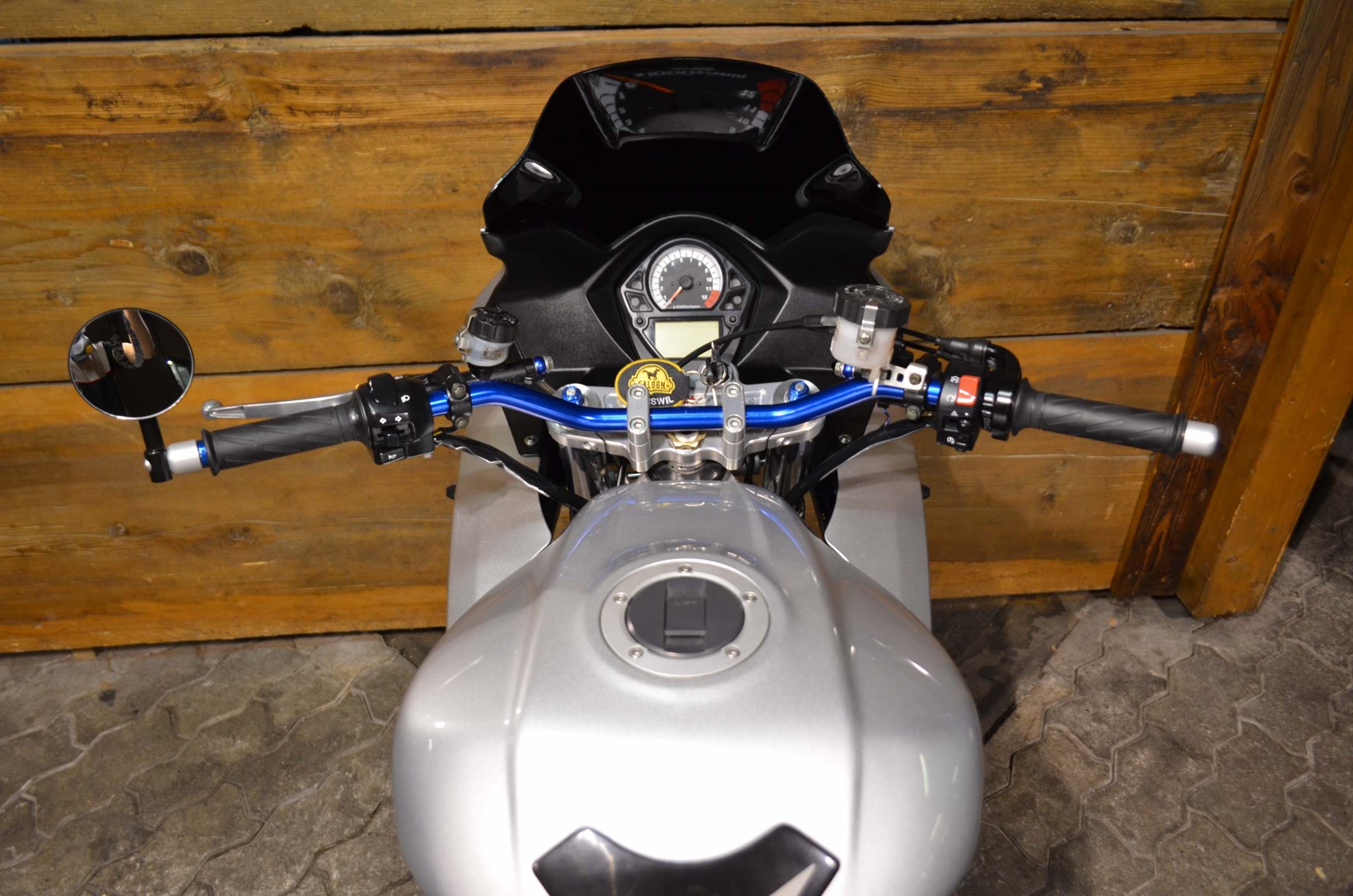 SUZUKI SV 1000-showroom-element-2
