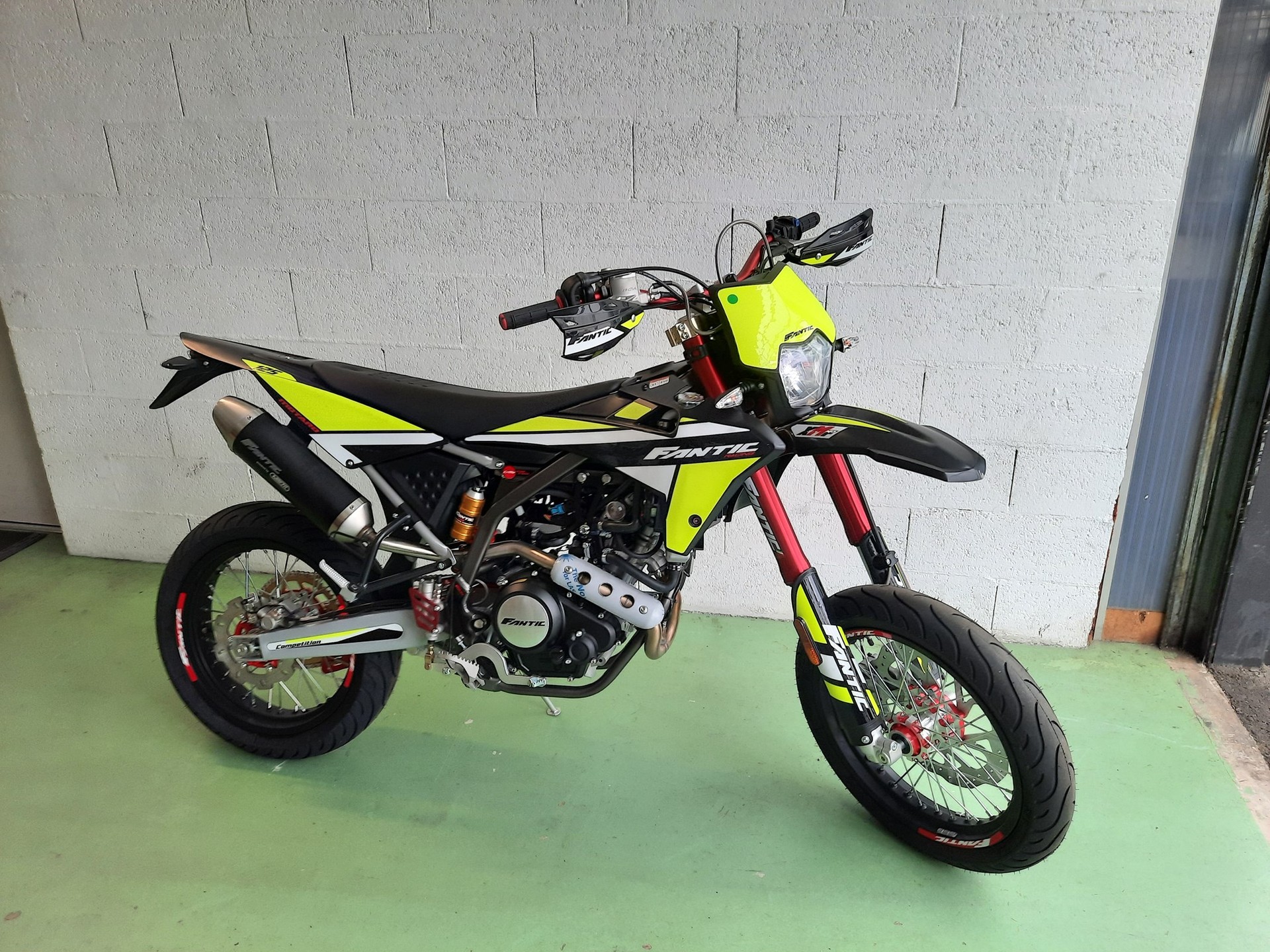 FANTIC XMF 125 Motard-image-0