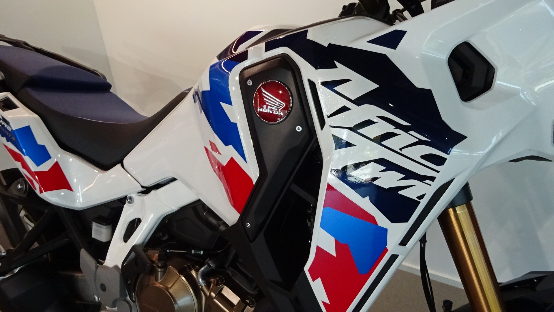 HONDA CRF 1100 Africa Twin Adventure / Modell 2024-showroom-element-2