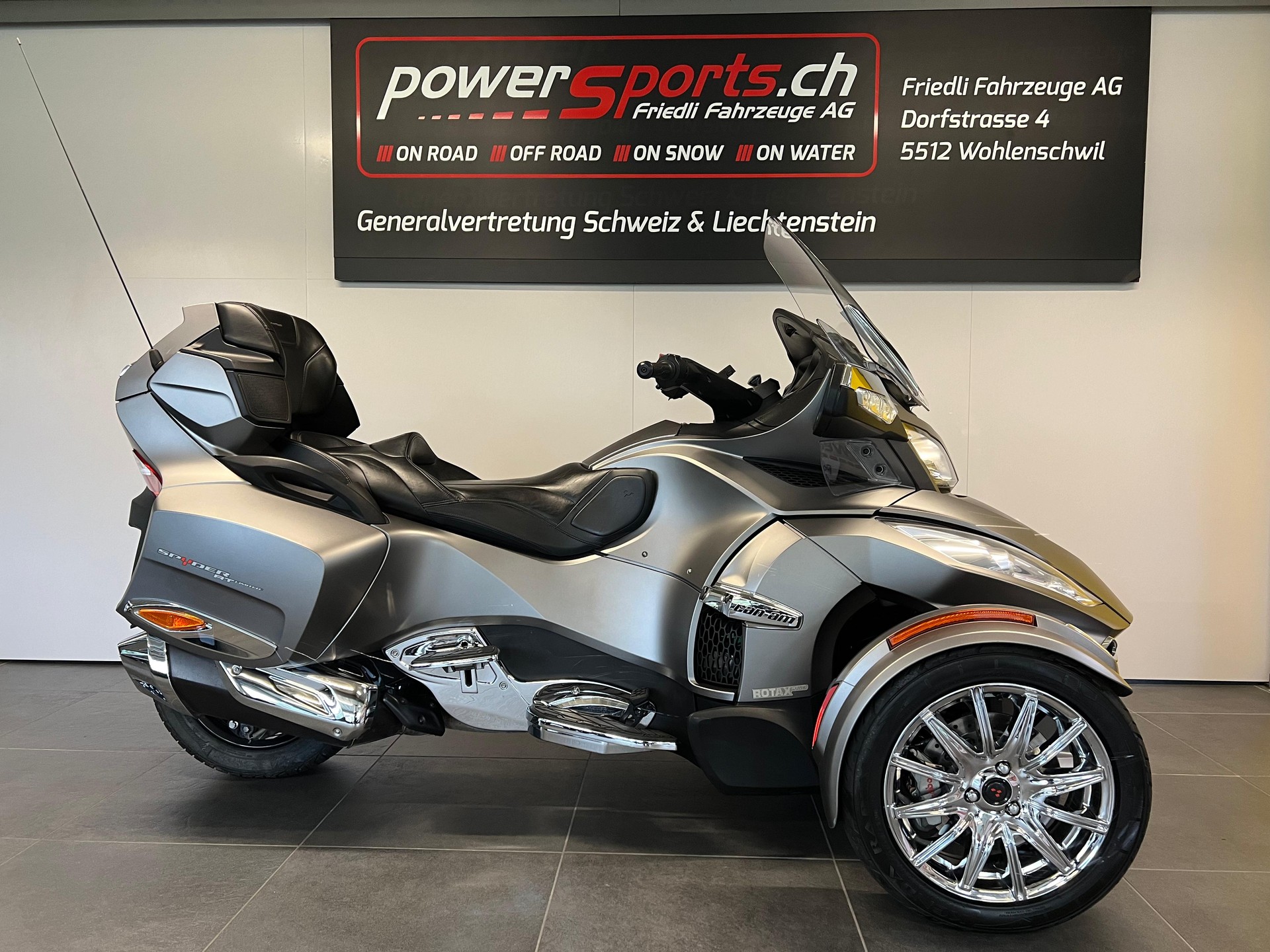 CAN-AM Spyder RT-LTD SE6-showroom-element-3
