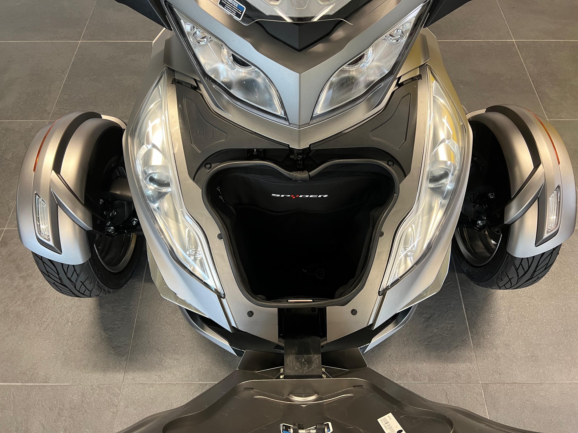CAN-AM Spyder RT-LTD SE6-image-8
