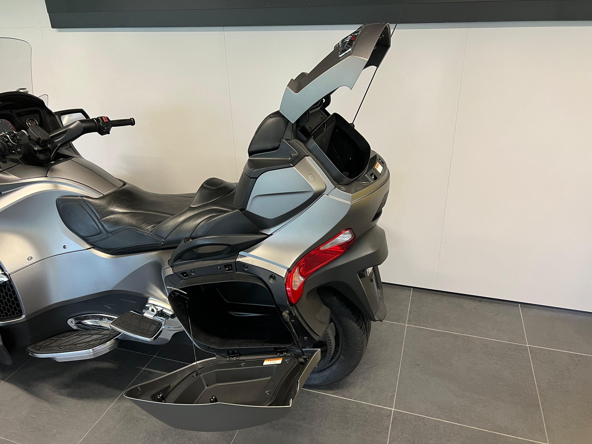 CAN-AM Spyder RT-LTD SE6-image-7