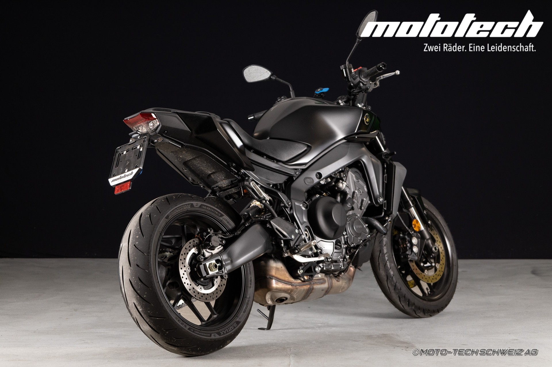 YAMAHA MT-09 (35kW)-showroom-element-2