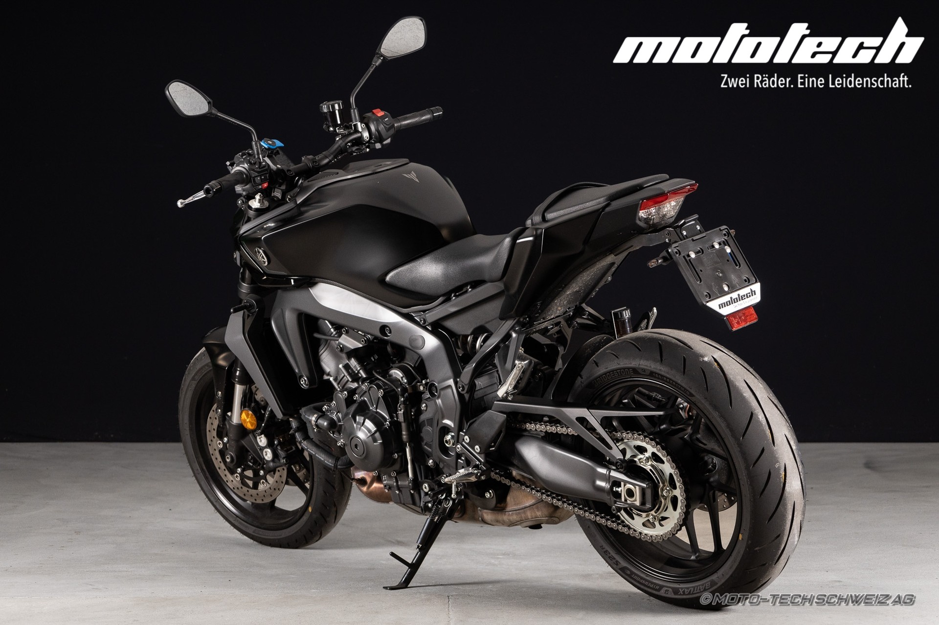 YAMAHA MT-09 (35kW)-showroom-element-3