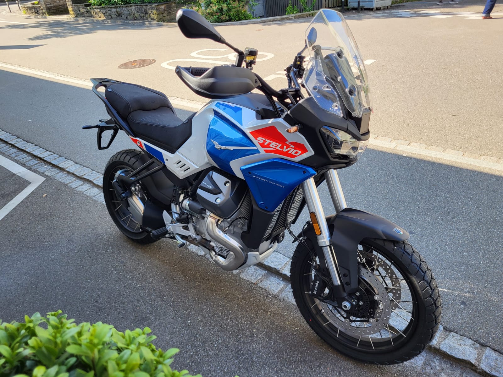 MOTO GUZZI Stelvio 1000 Ducento Tribuo E5+-showroom-element-2