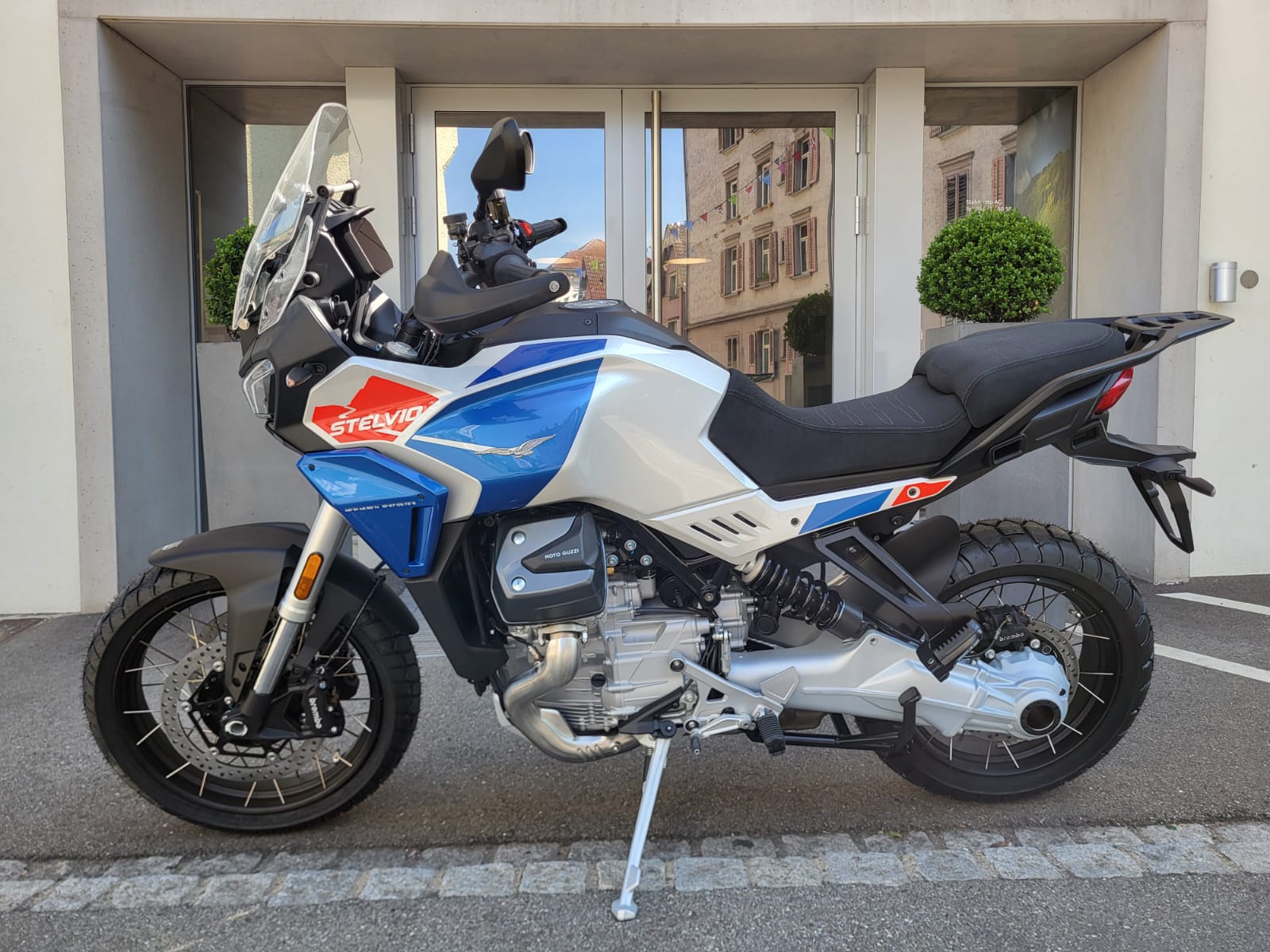 MOTO GUZZI Stelvio 1000 Ducento Tribuo E5+-showroom-element-1