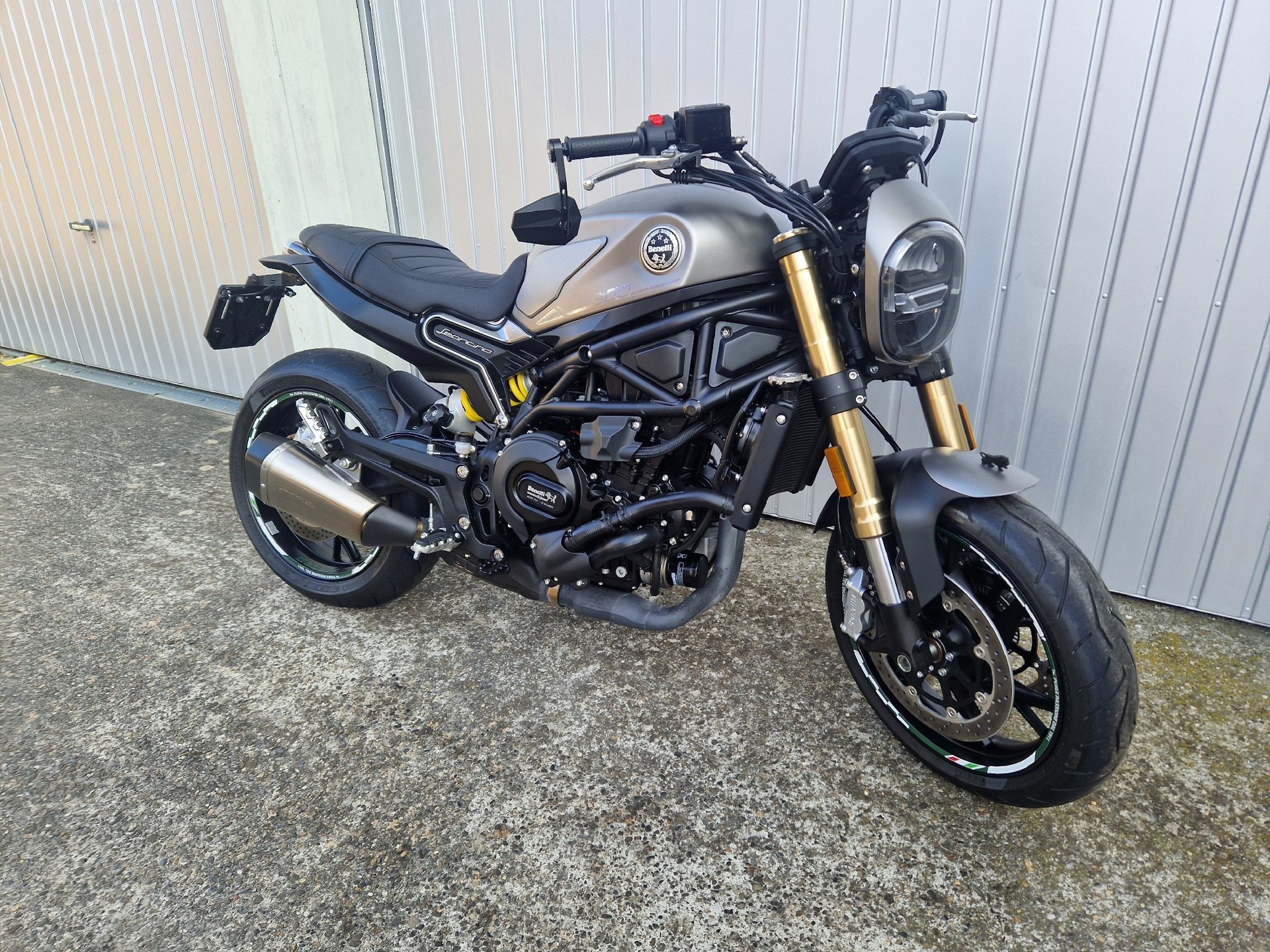 BENELLI Leoncino 800-showroom-element-1
