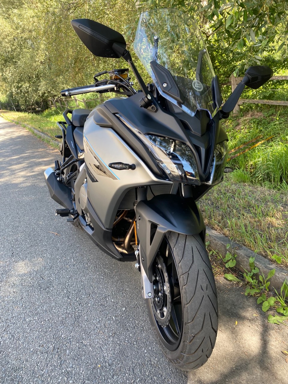 CF MOTO 650 GT-showroom-element-2
