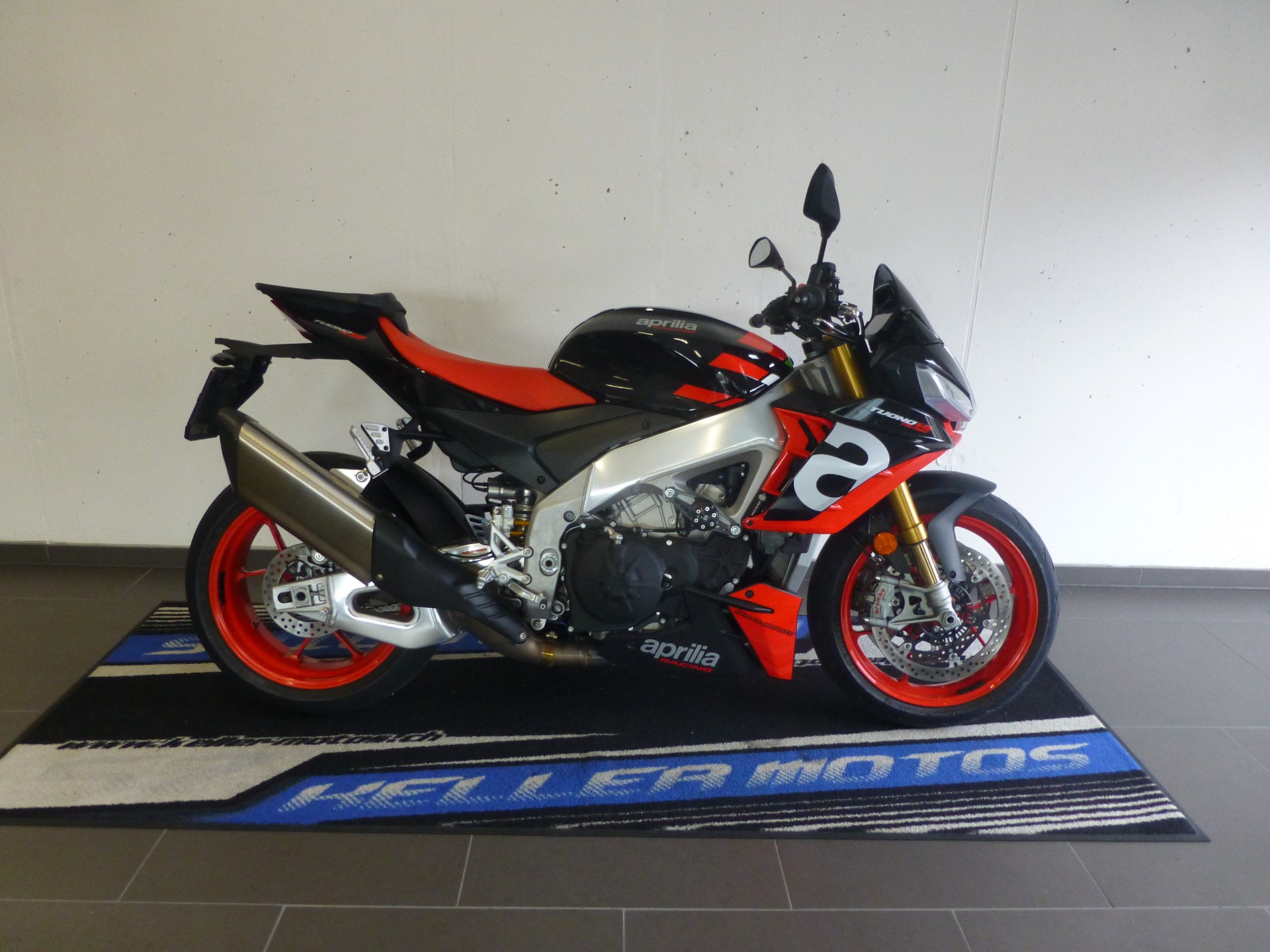 APRILIA Tuono V4 1100 Factory