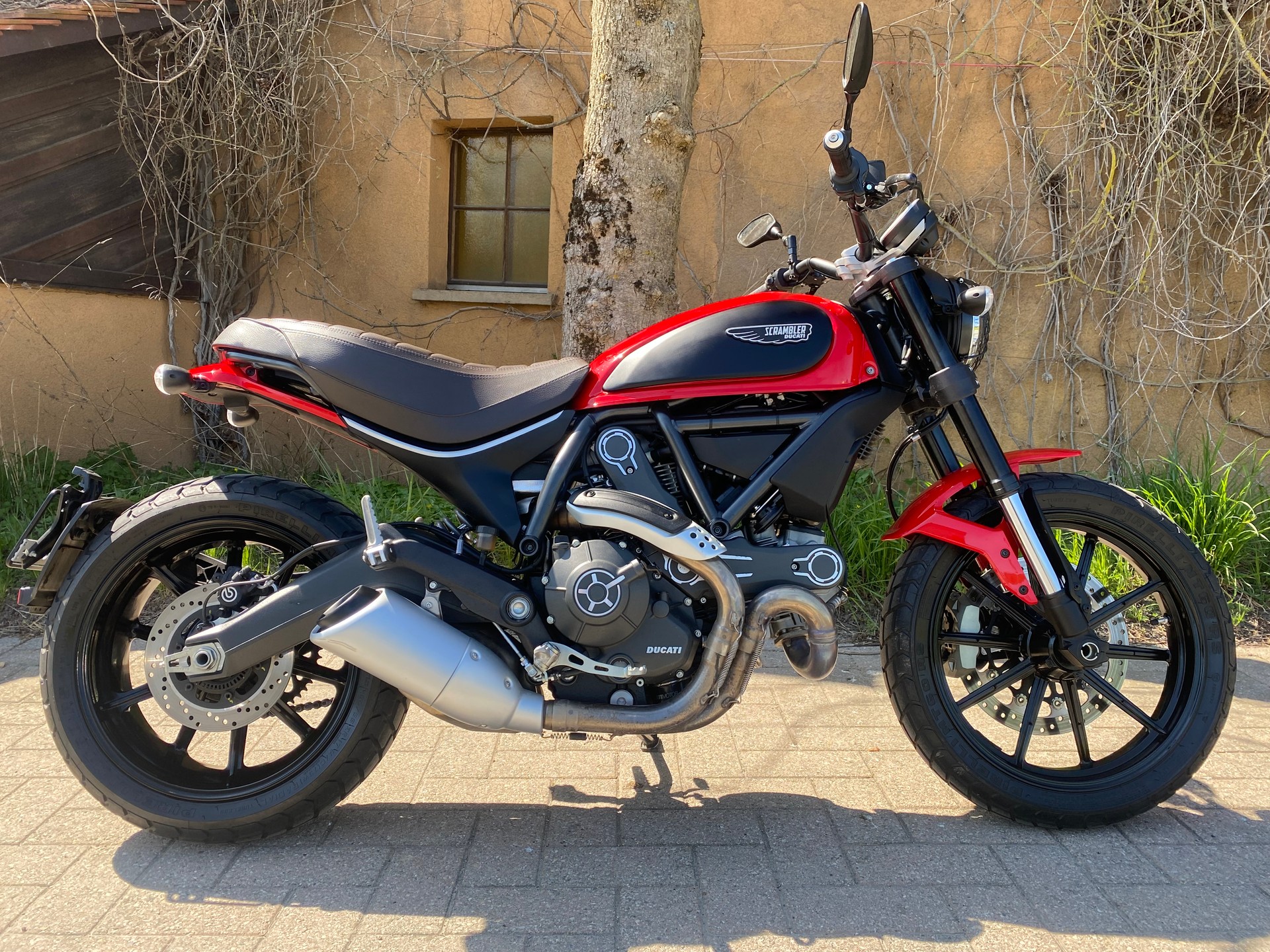 DUCATI SCRAMBLER 803