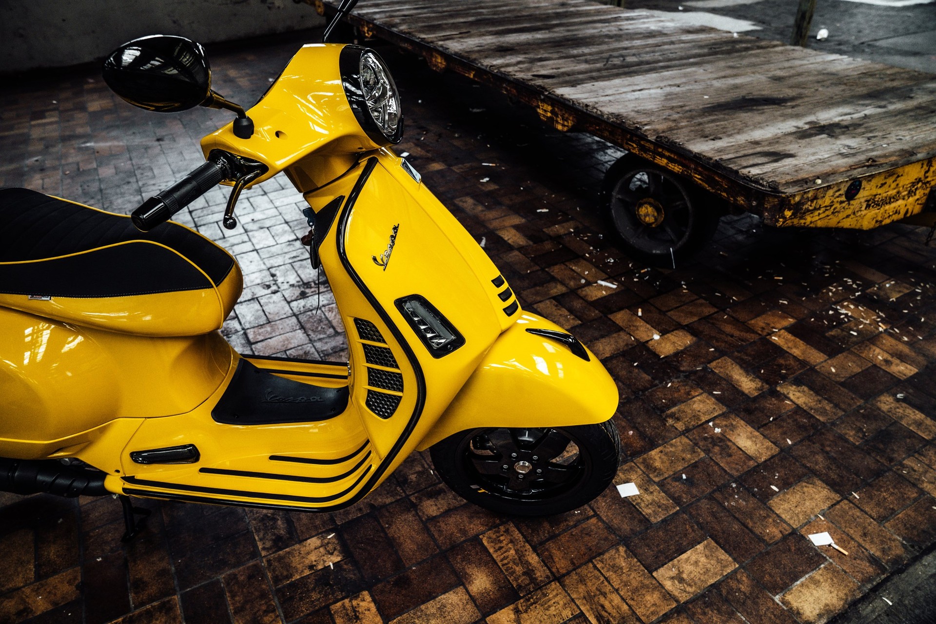 PIAGGIO Vespa GTS 300 HPE Super ABS/ASR-image-2