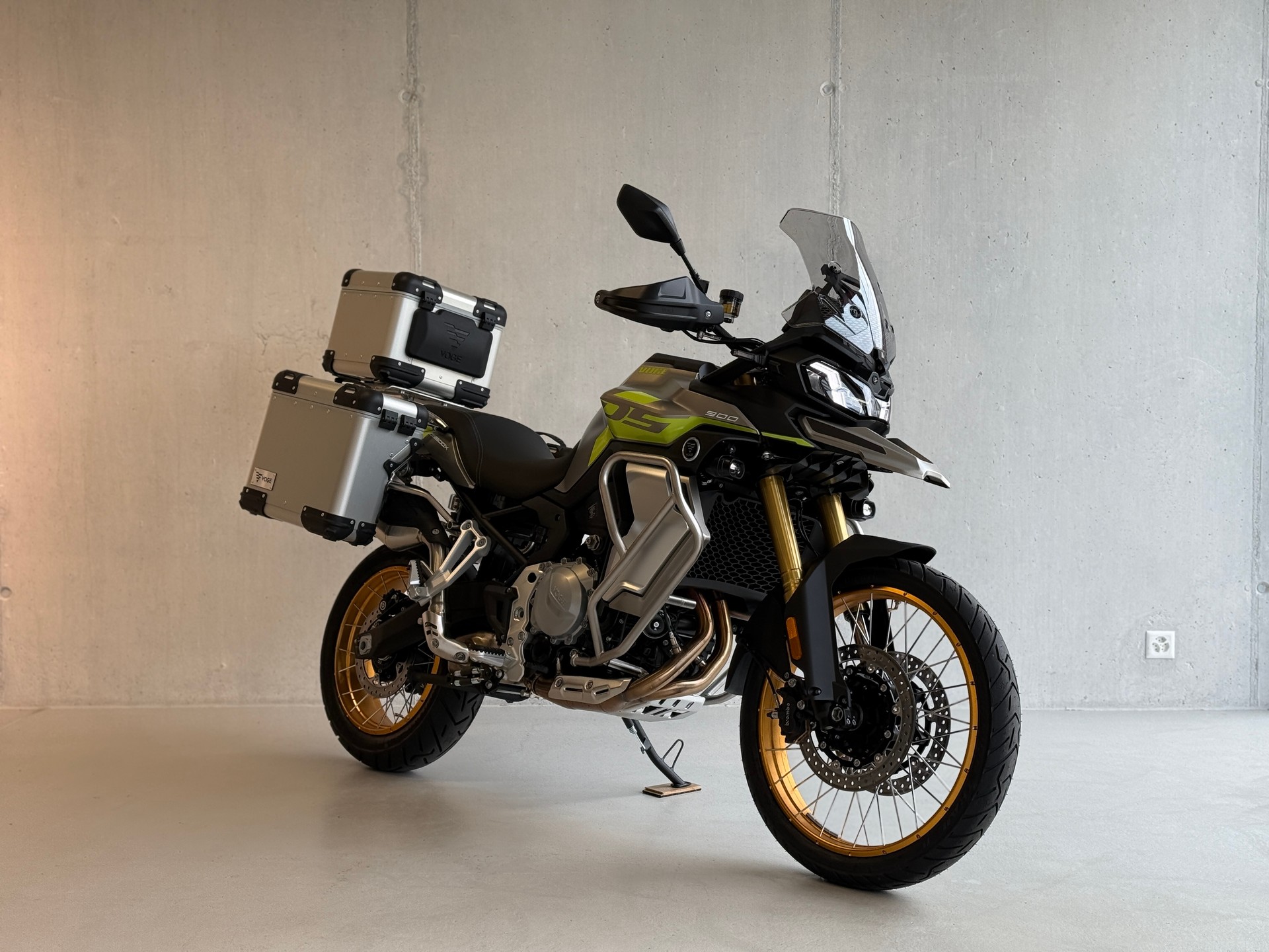 VOGE DS 900 X 35kw-showroom-element-1