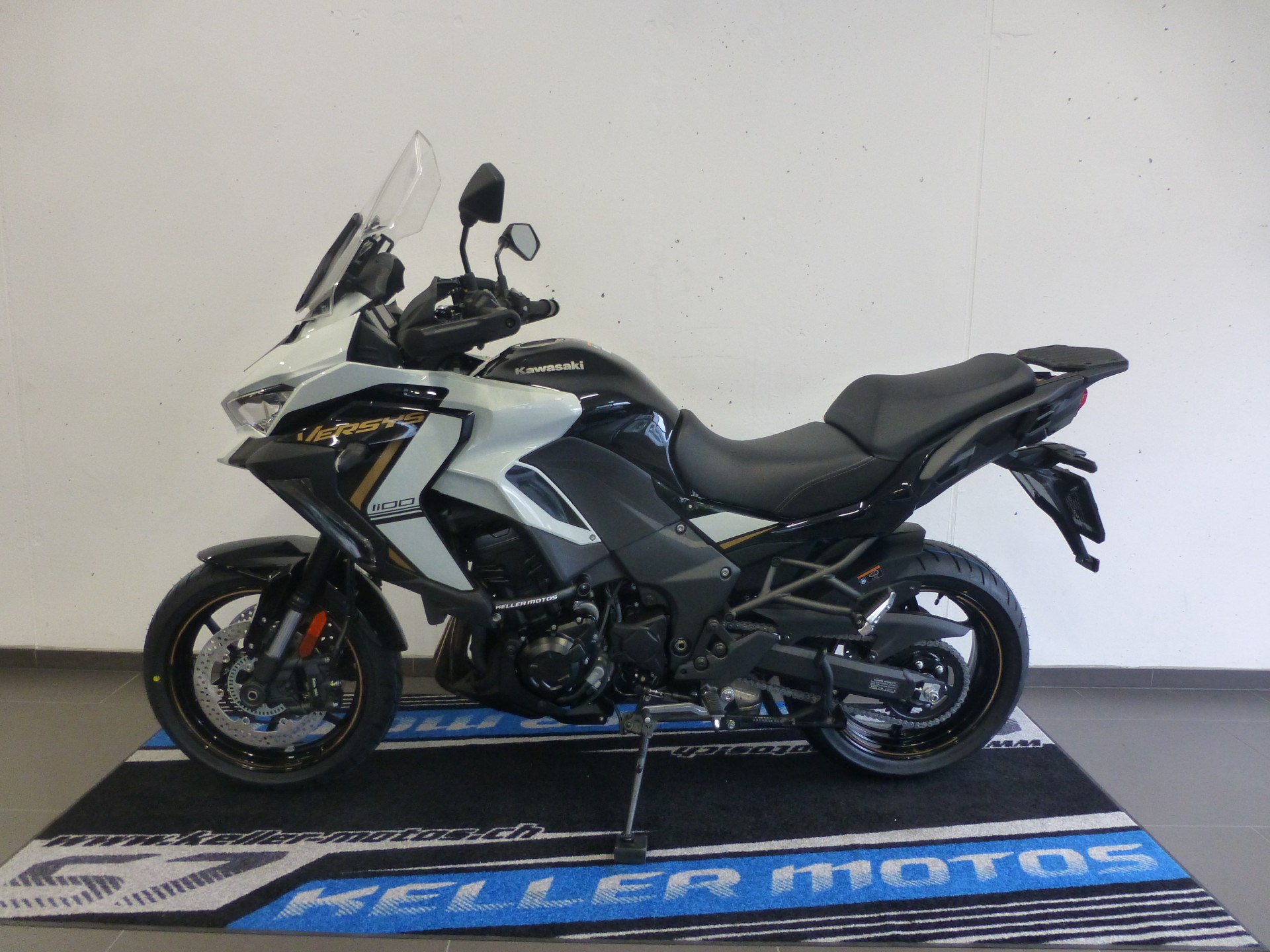 KAWASAKI Versys 1100 S-showroom-element-1