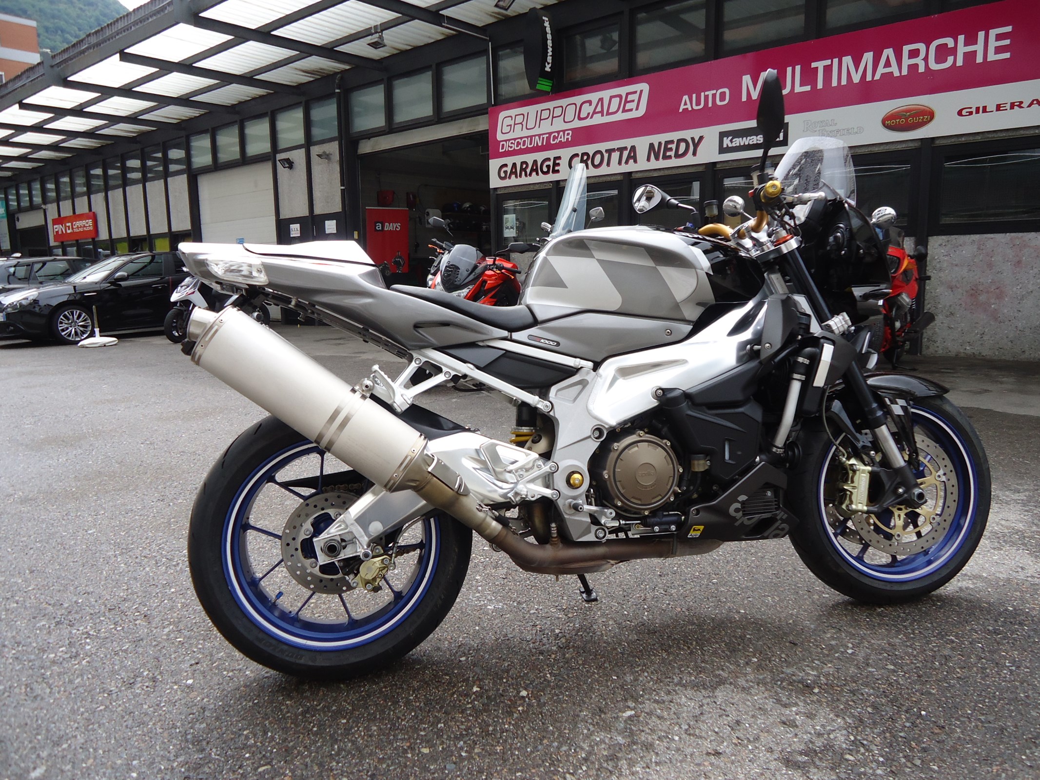 APRILIA Tuono 1000 R-image-5