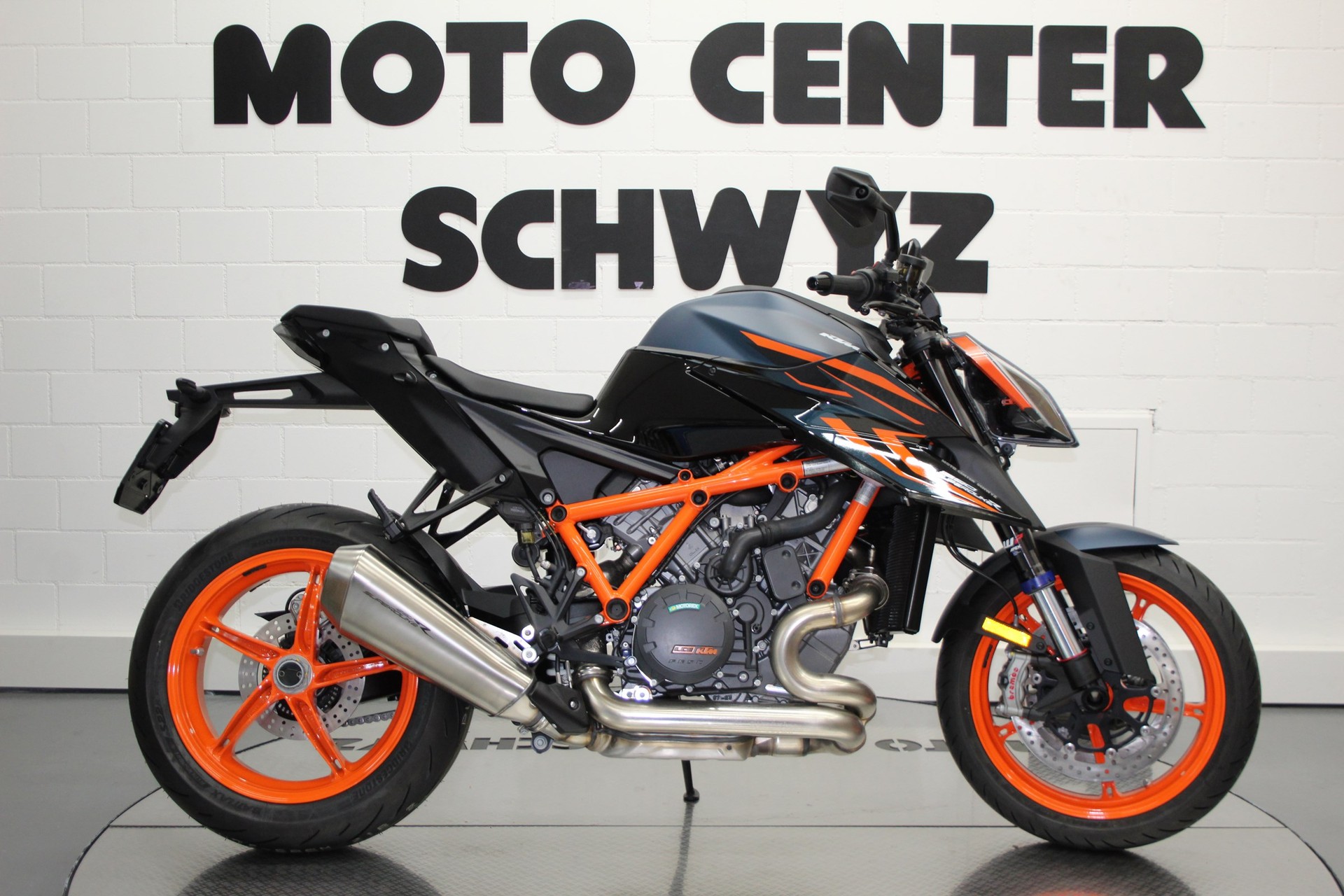 KTM 1290 Super Duke R EVO