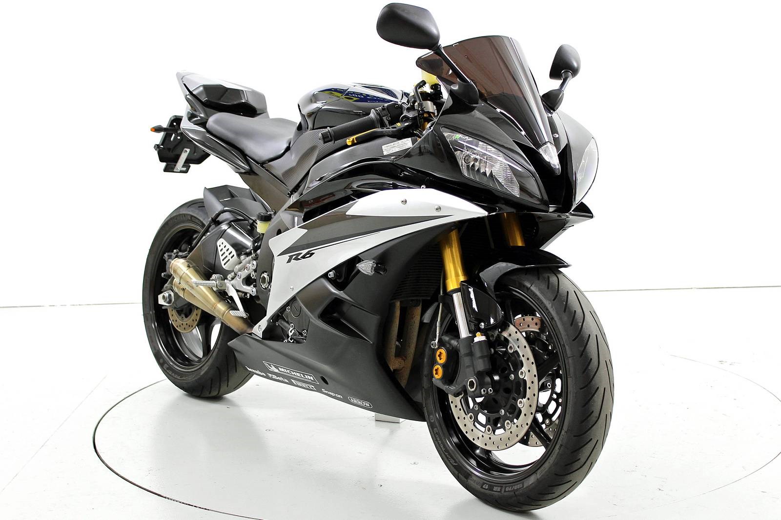 YAMAHA YZF-R6-image-1