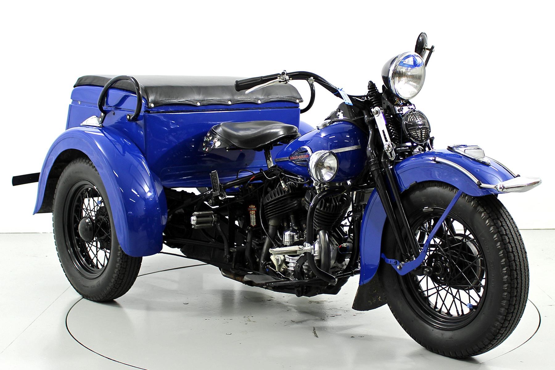 HARLEY-DAVIDSON Servi-Car-showroom-element-1