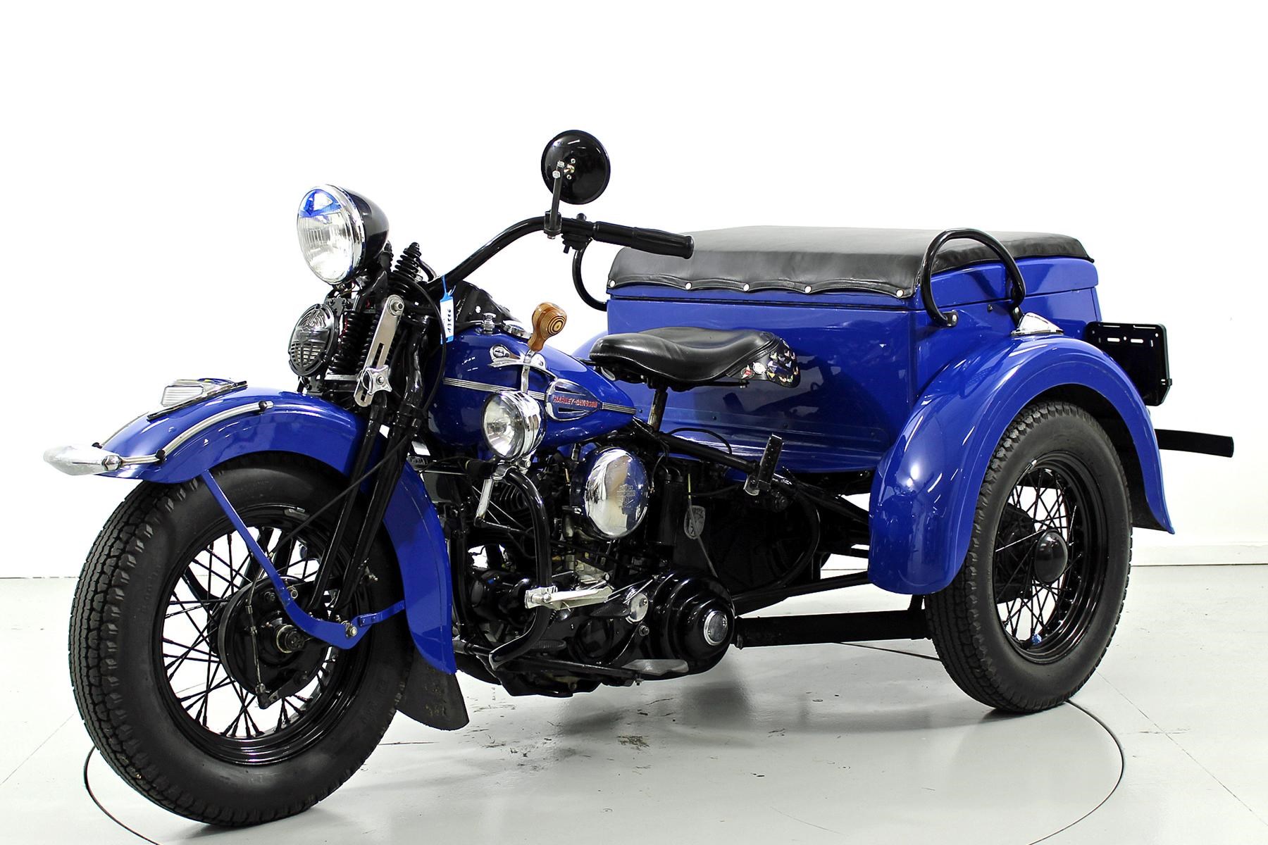 HARLEY-DAVIDSON Servi-Car-showroom-element-2