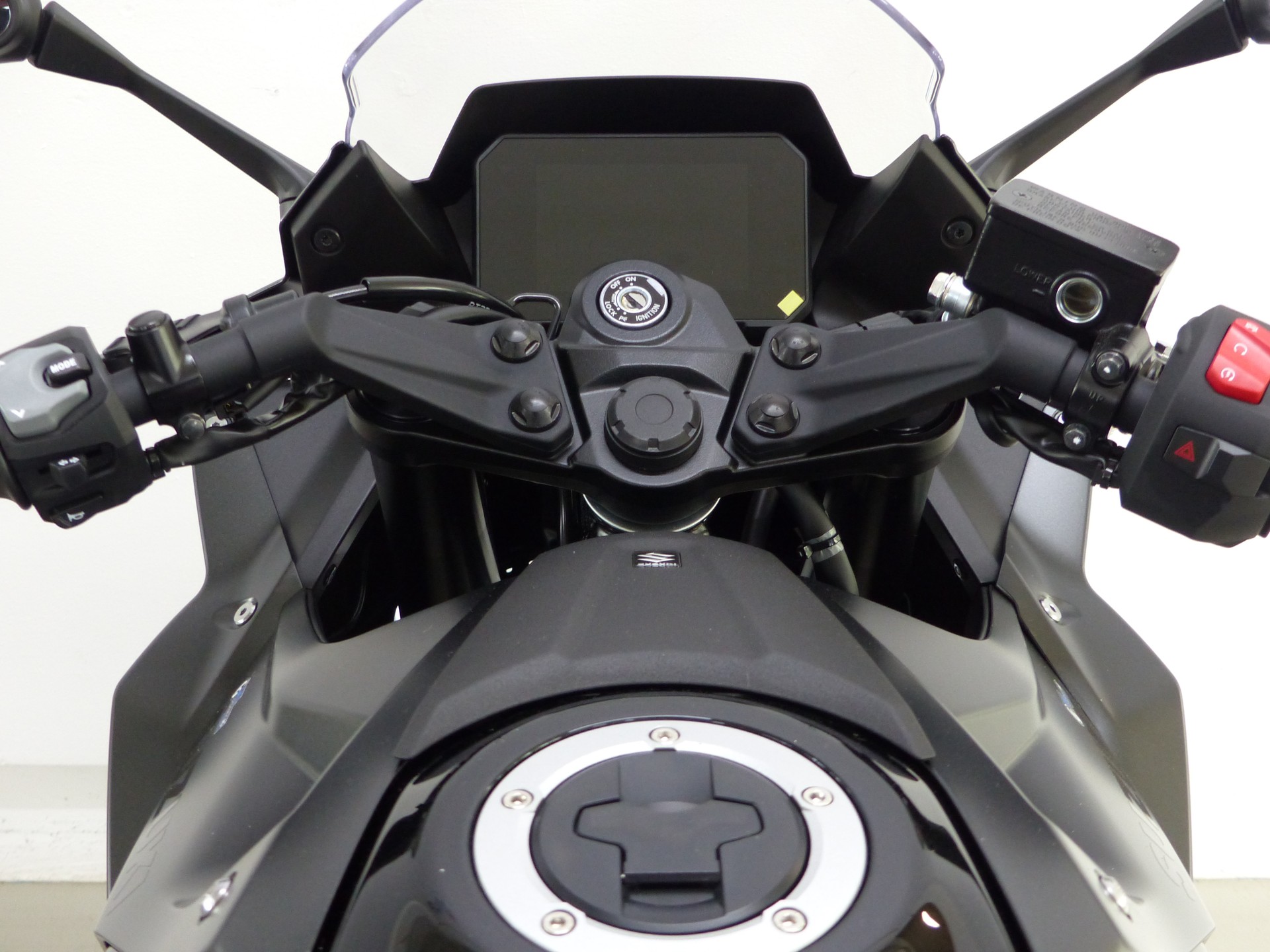 SUZUKI GSX-8R ABS 35kW mit Zubehör-image-7