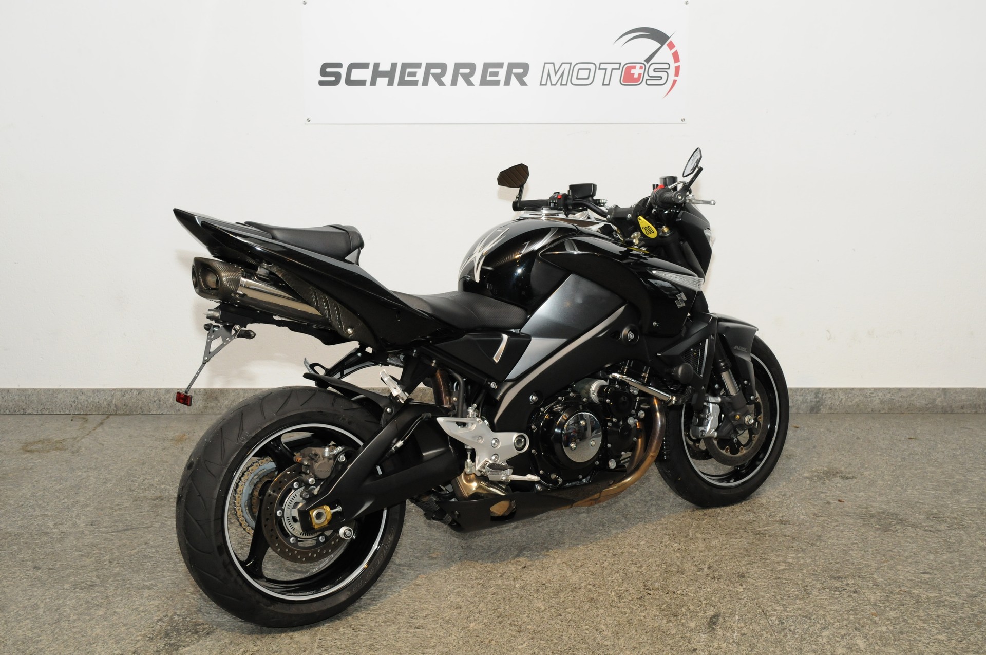 SUZUKI GSX 1300 B-King-showroom-element-2