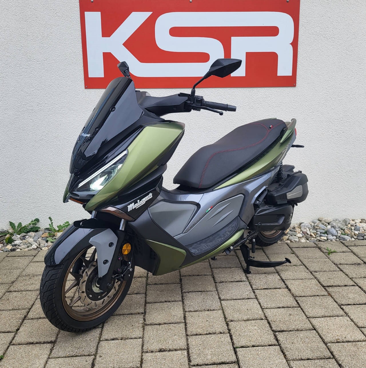 MALAGUTI Madison 125 ABS-showroom-element-2