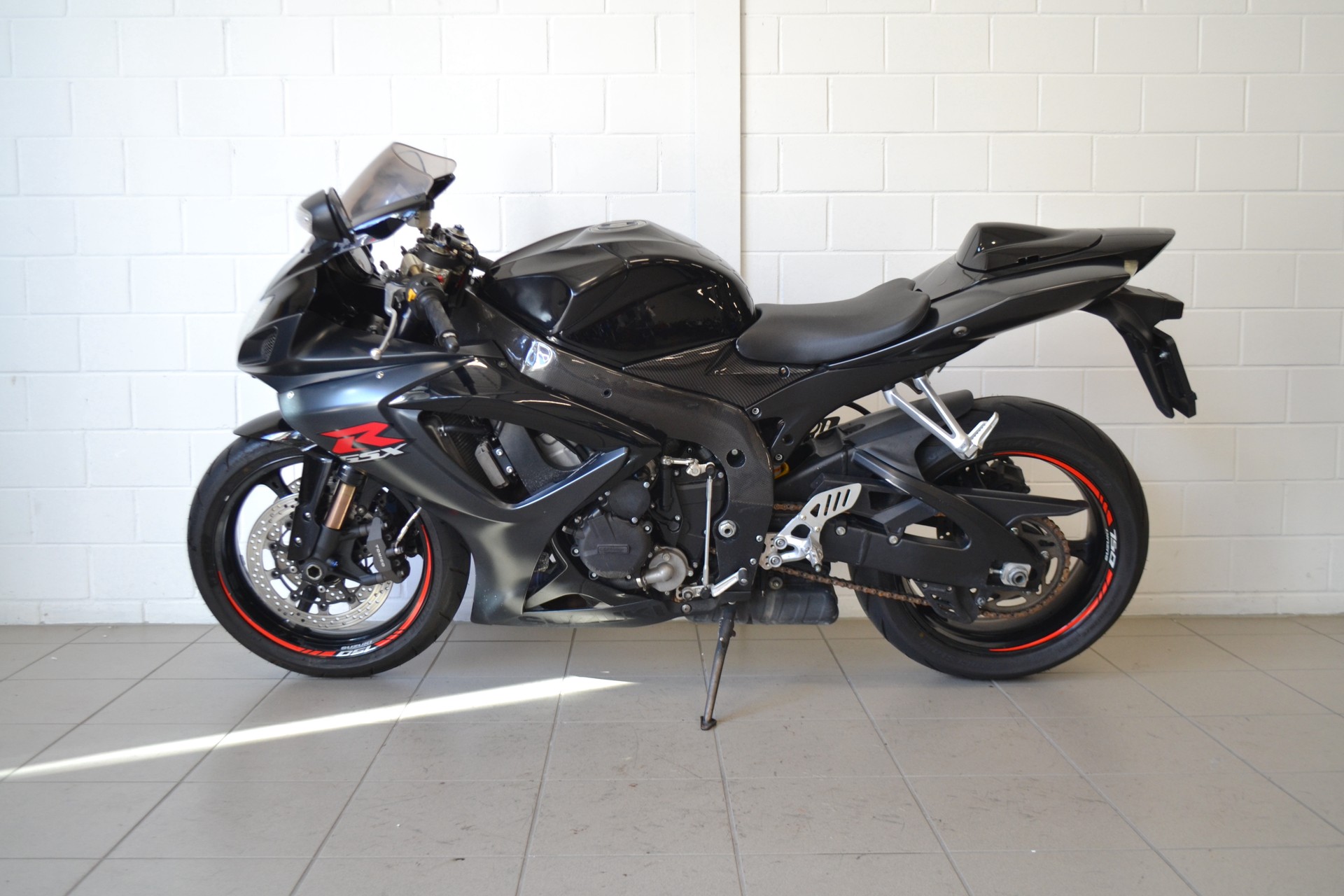 SUZUKI GSX-R 750 K6-showroom-element-1