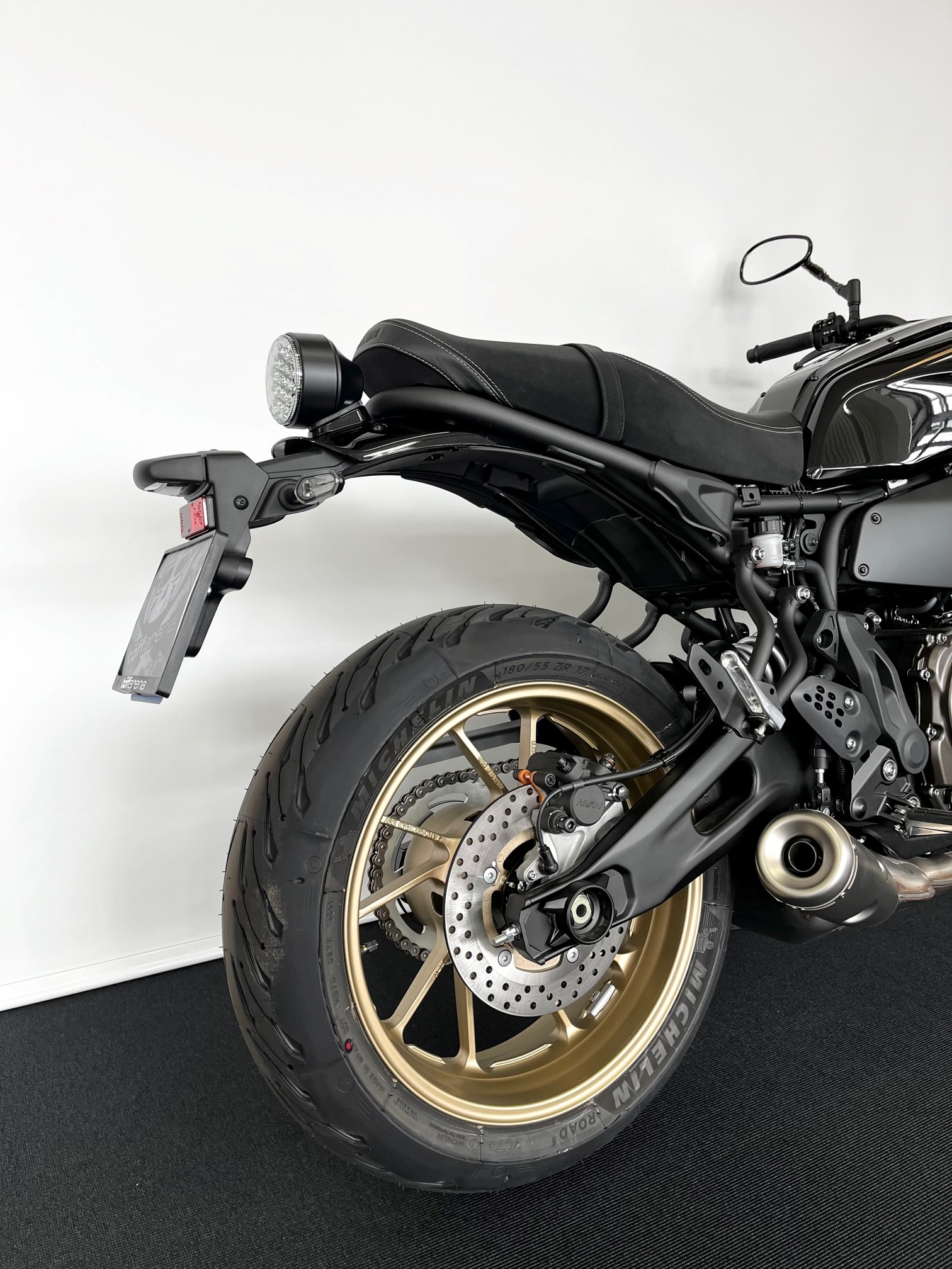 YAMAHA XSR 700-showroom-element-3