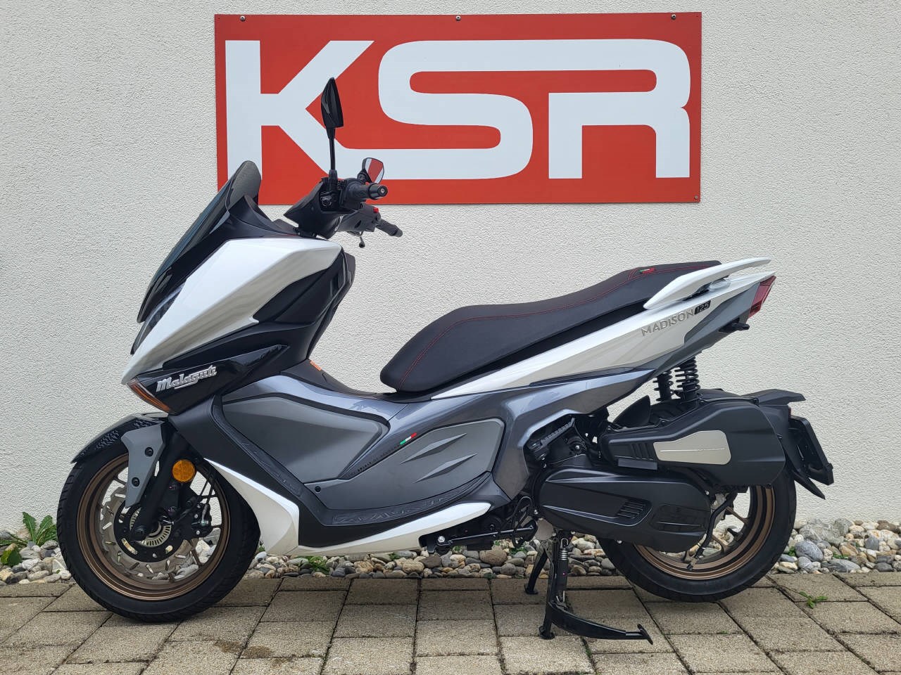 MALAGUTI Madison 125 ABS-showroom-element-1
