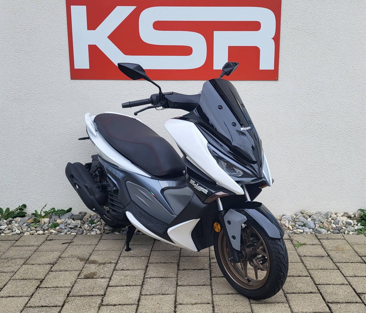 MALAGUTI Madison 125 ABS-showroom-element-2