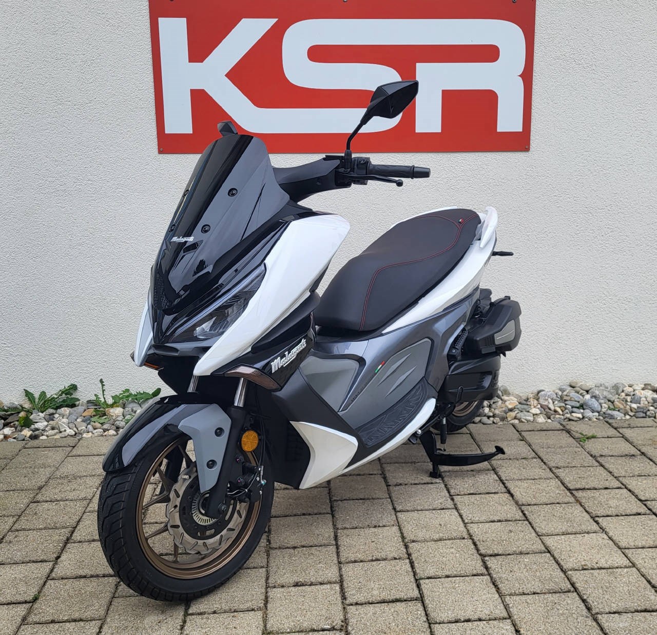 MALAGUTI Madison 125 ABS-showroom-element-3