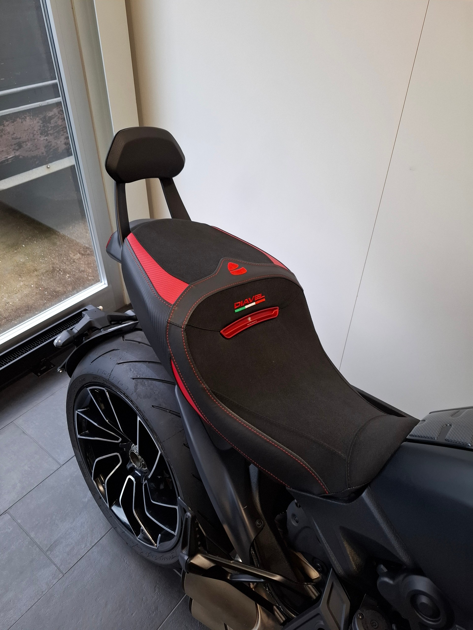 DUCATI Diavel 1260 S-image-3