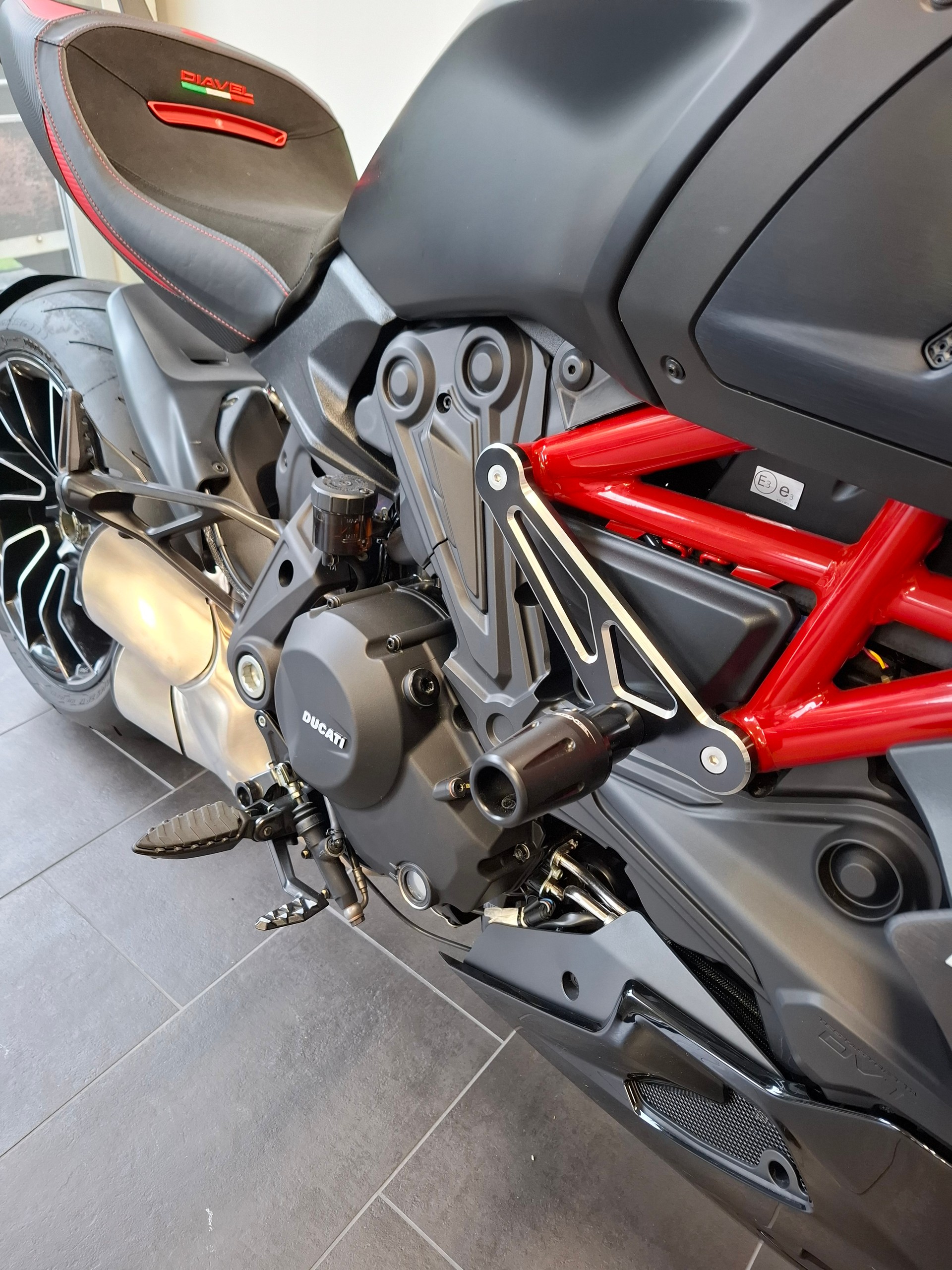 DUCATI Diavel 1260 S-image-7