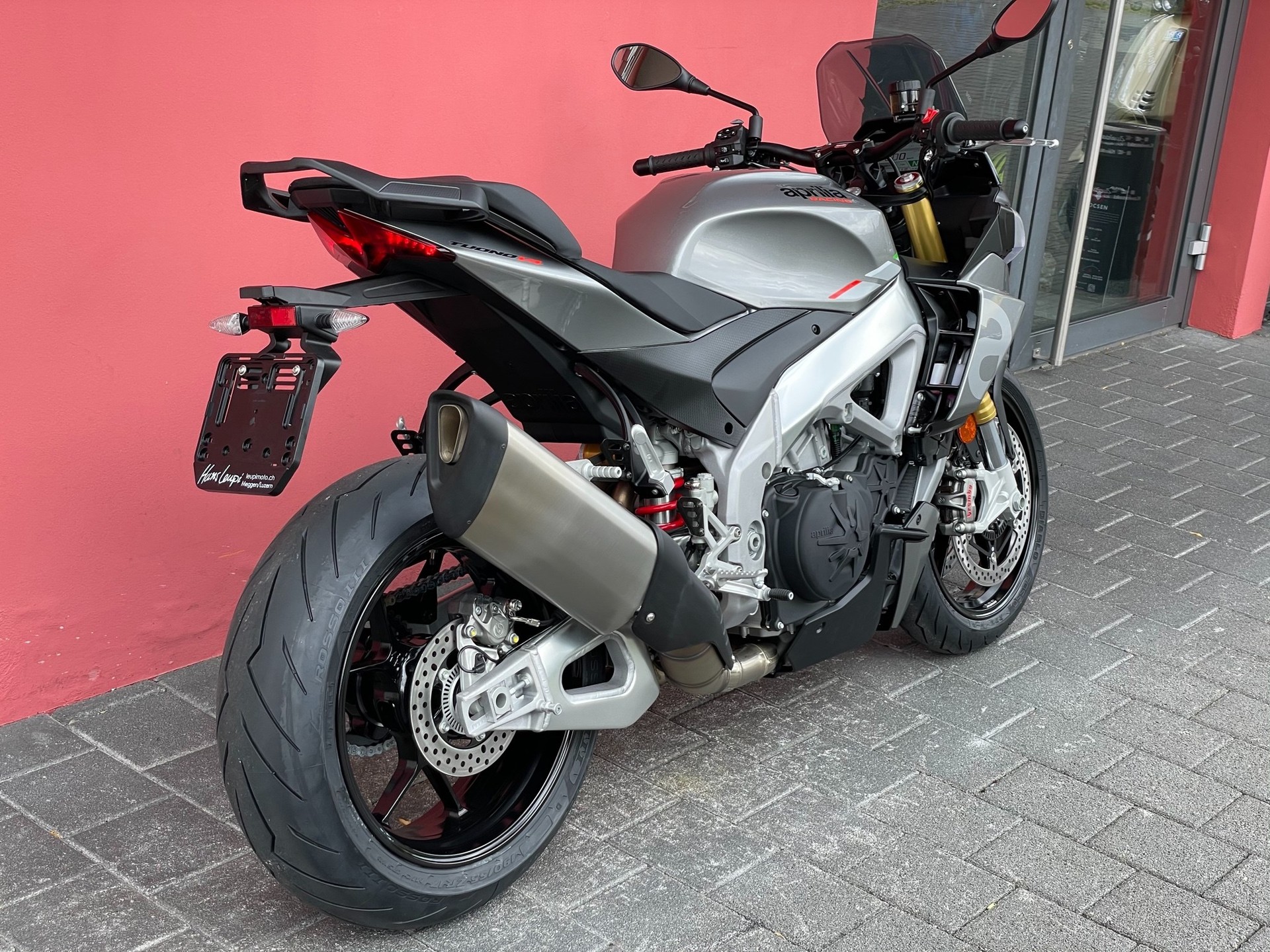 APRILIA Tuono V4 1100 - 4 Jahre Garantie-showroom-element-1