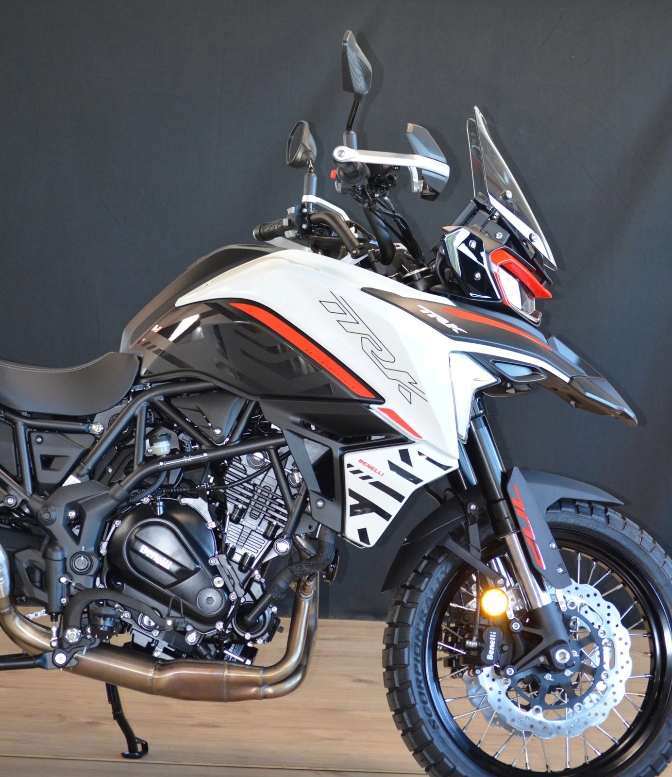 BENELLI TRK 702 X-showroom-element-1