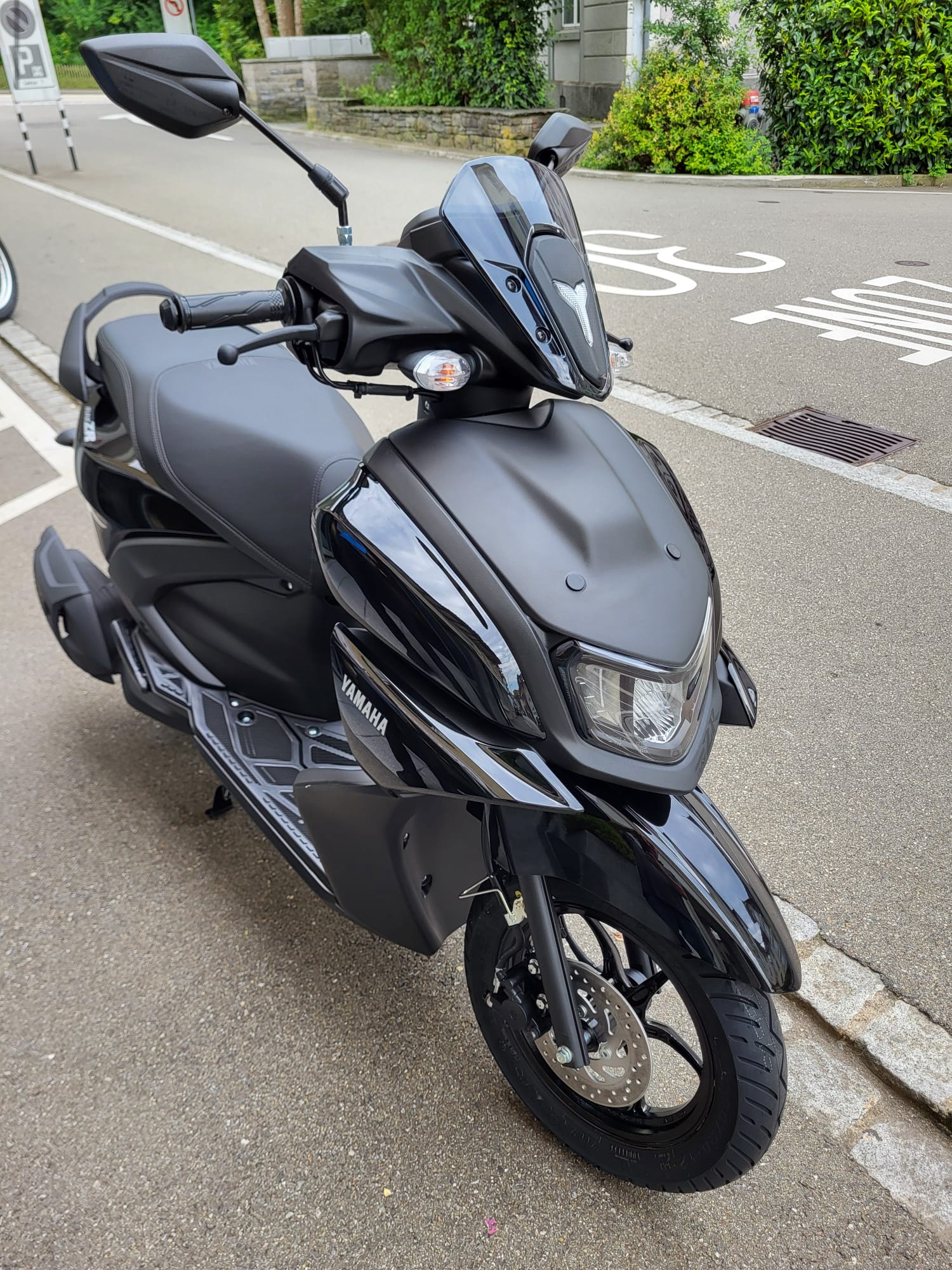 YAMAHA Ray ZR 125-showroom-element-2