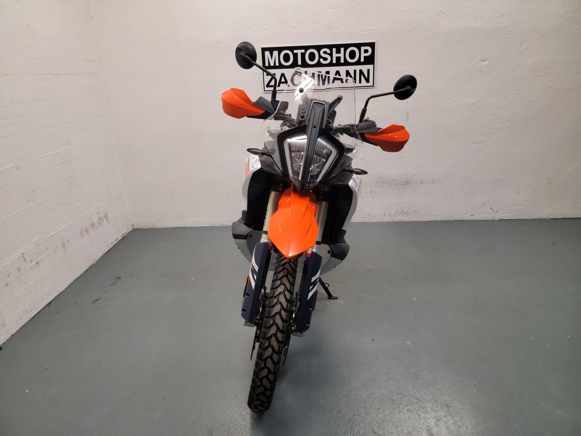 KTM 890 Adventure R-showroom-element-2