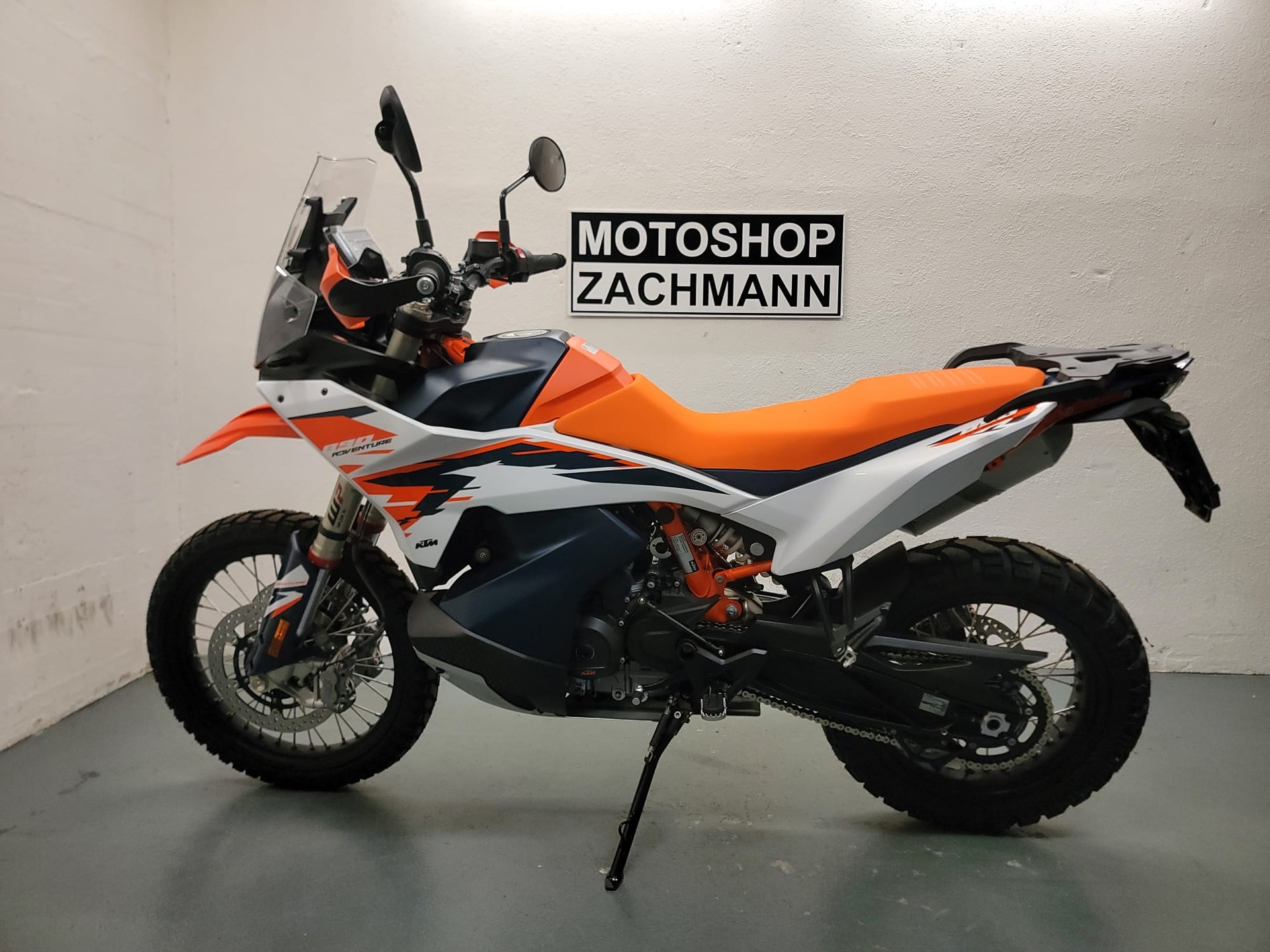 KTM 890 Adventure R-showroom-element-3