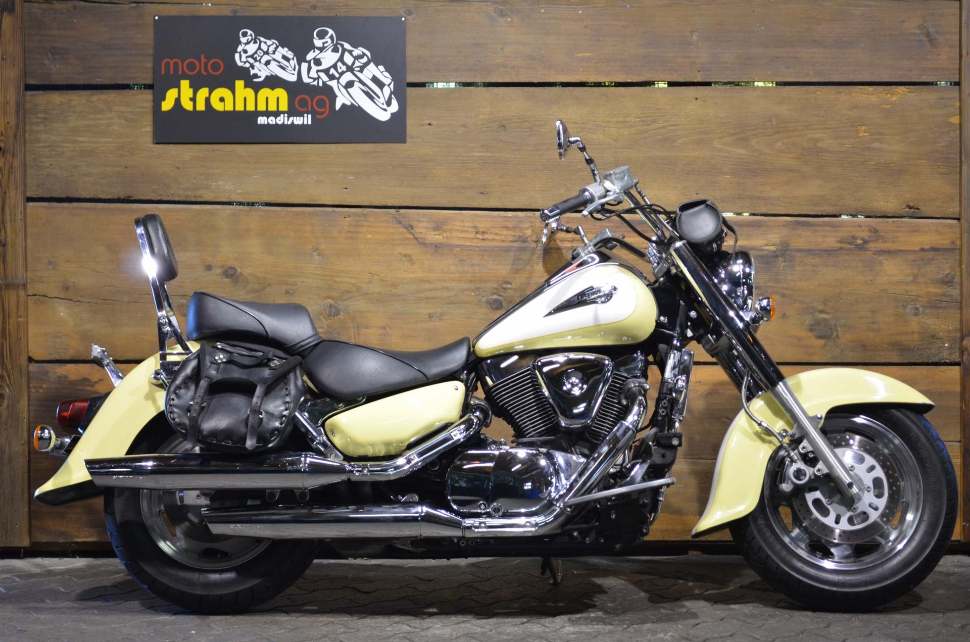 SUZUKI VL 1500-showroom-element-1